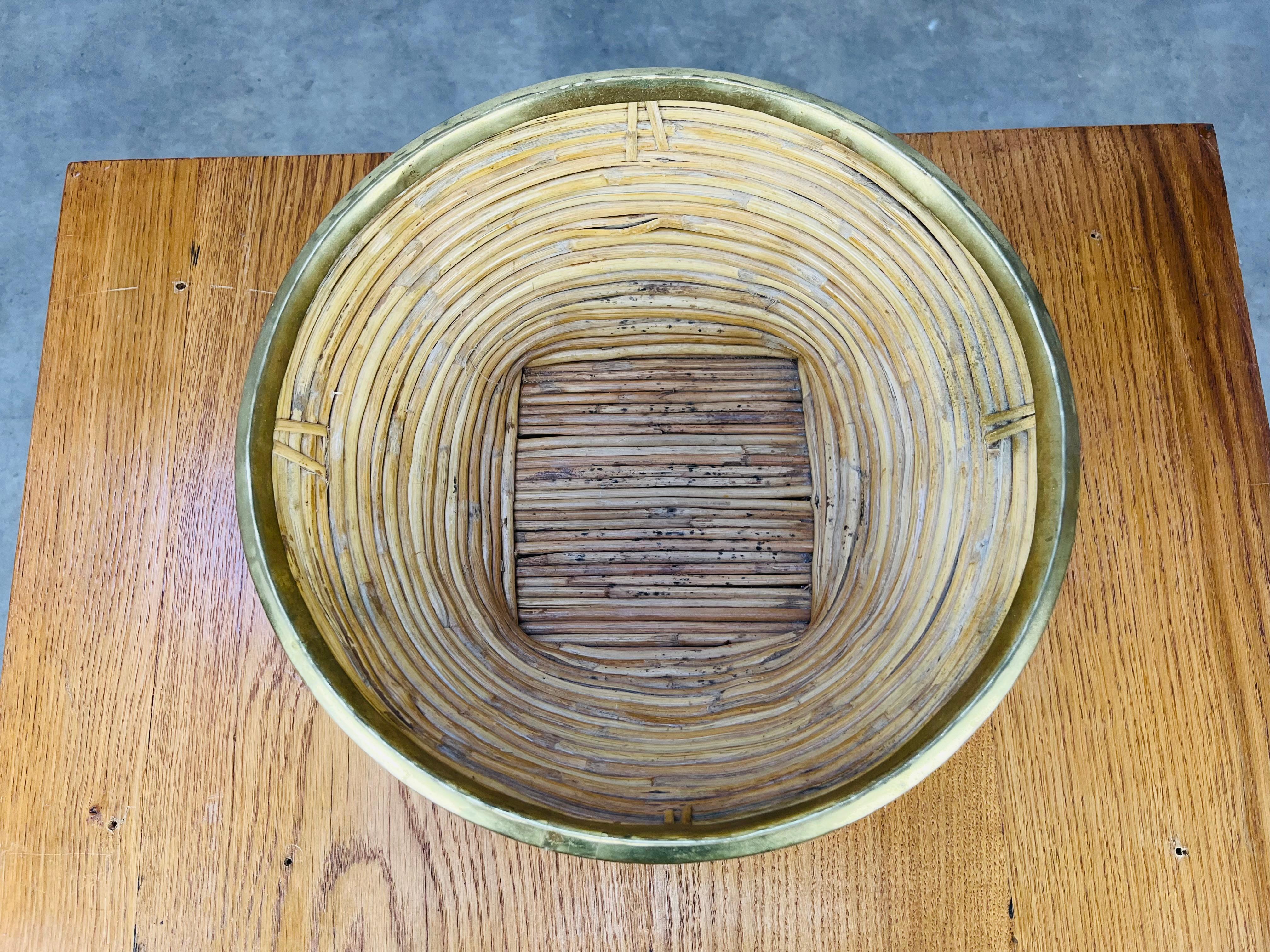 Rattan and golden brass basket, Italy, 1960's For Sale 1