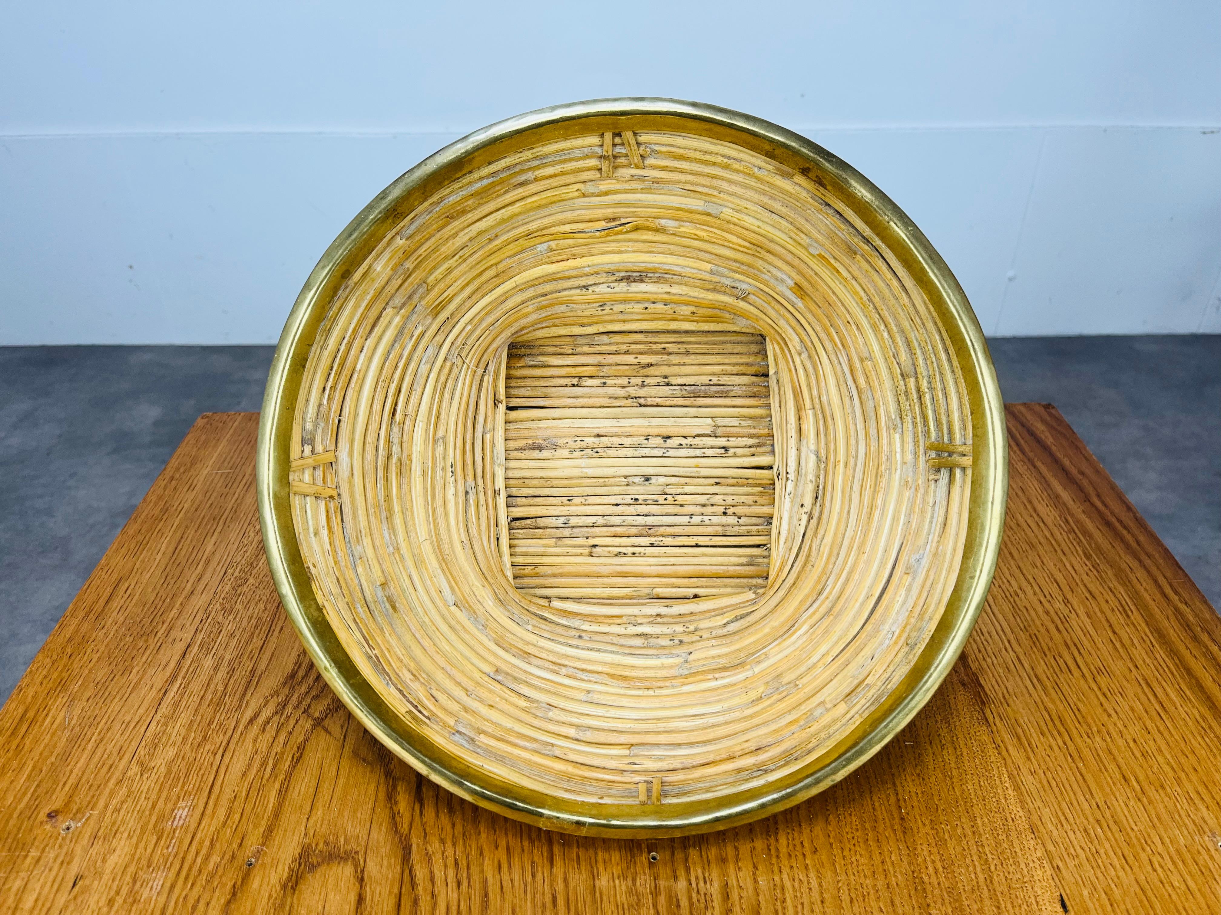 Rattan and golden brass basket, Italy, 1960's For Sale 3