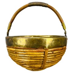 Panier en rotin et laiton doré, Italie, années 1960