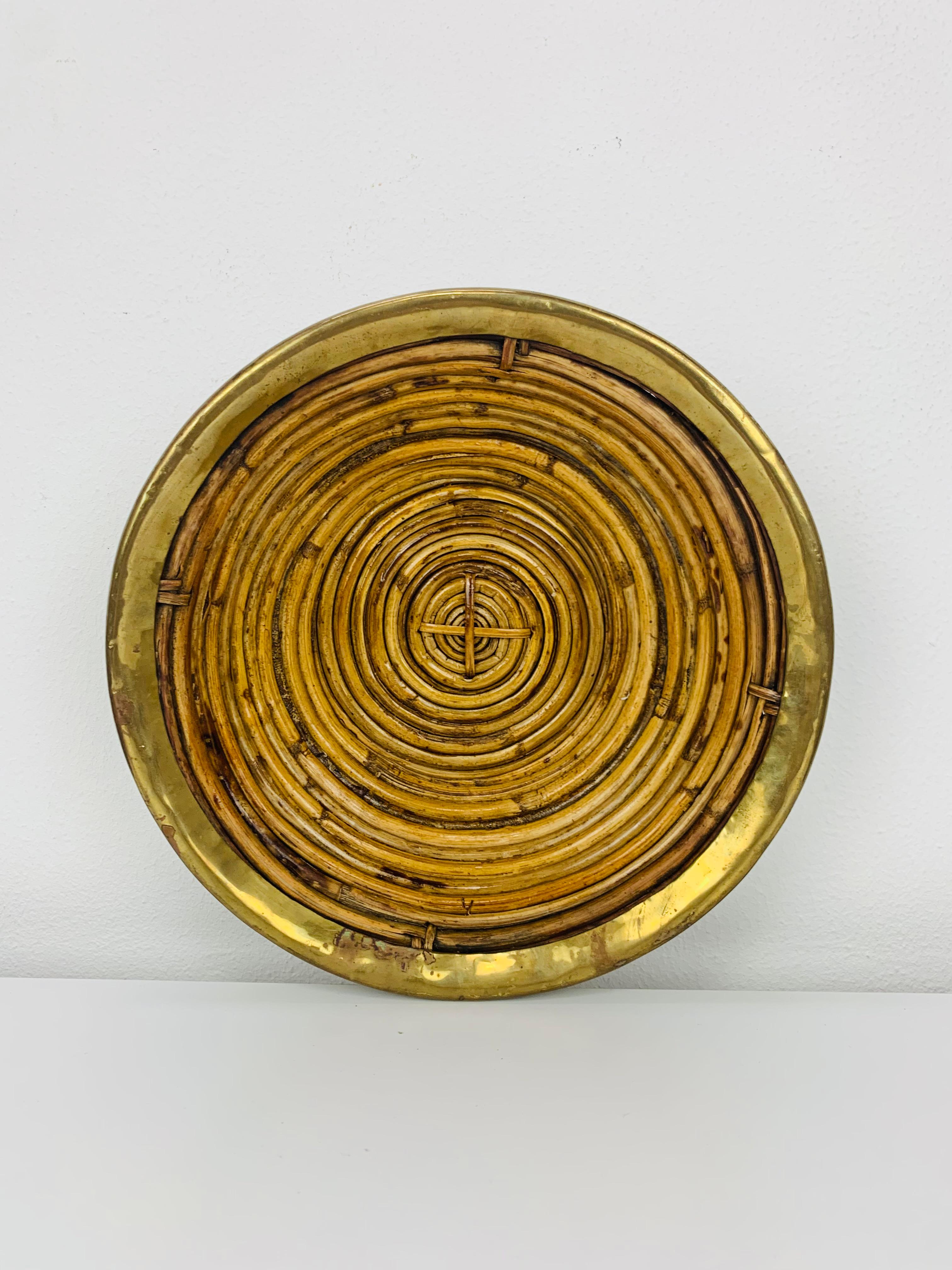 Metà XX secolo Cestino in rattan e ottone dorato, Italia, anni '60 in vendita