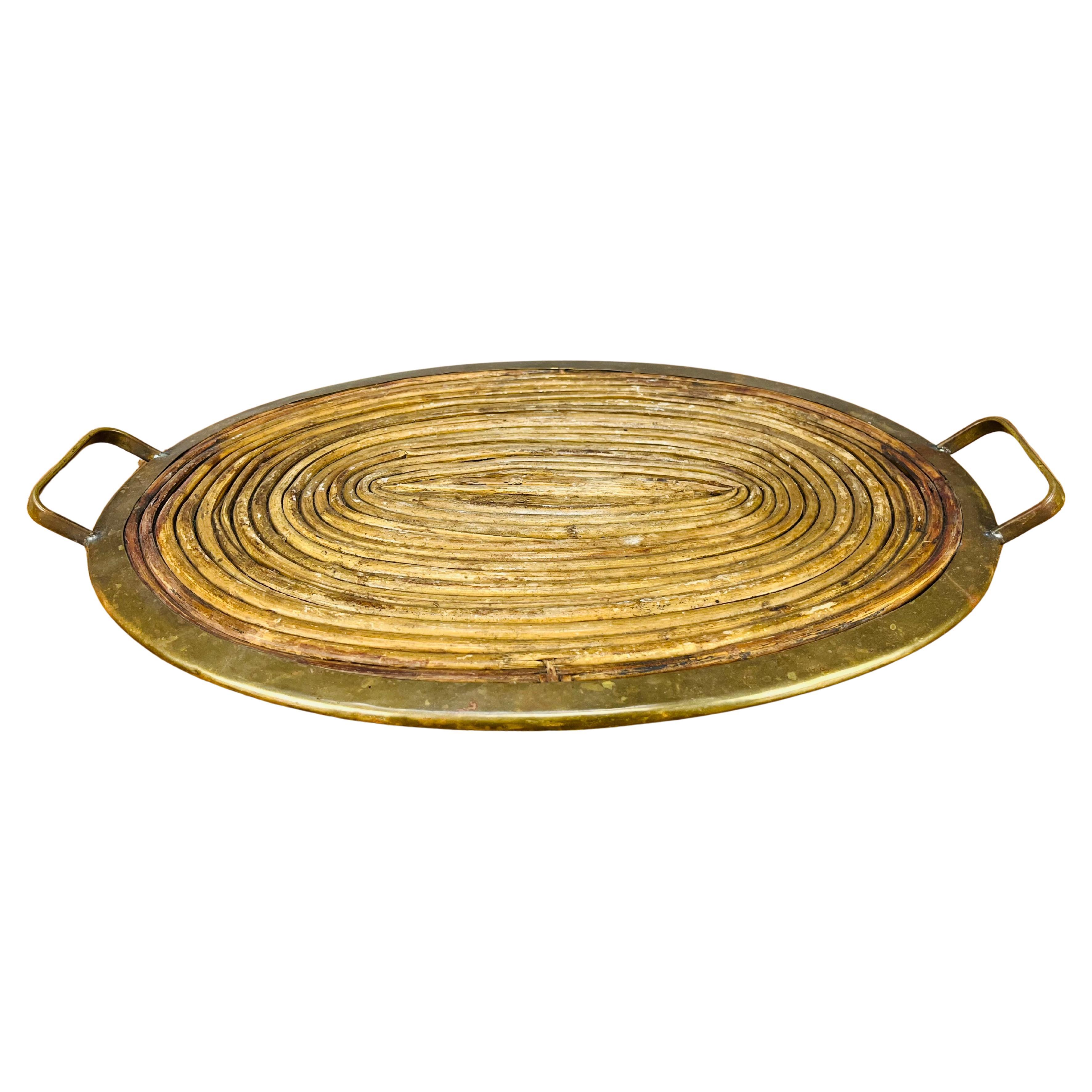Serviertablett aus Rattan und Gold, Italien, 1960er Jahre