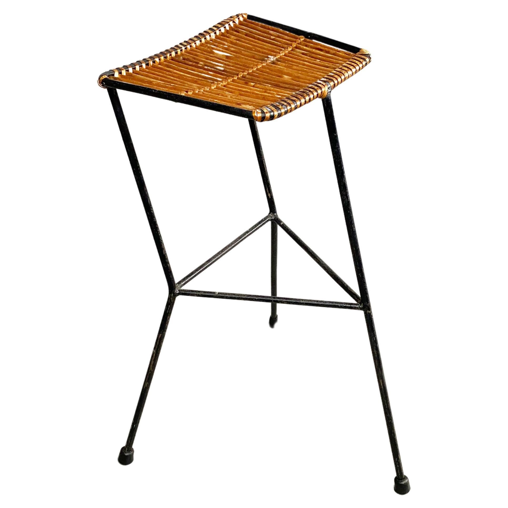 Tabouret de bar en rotin et fer de Dennis Lennon, Angleterre, vers 1950