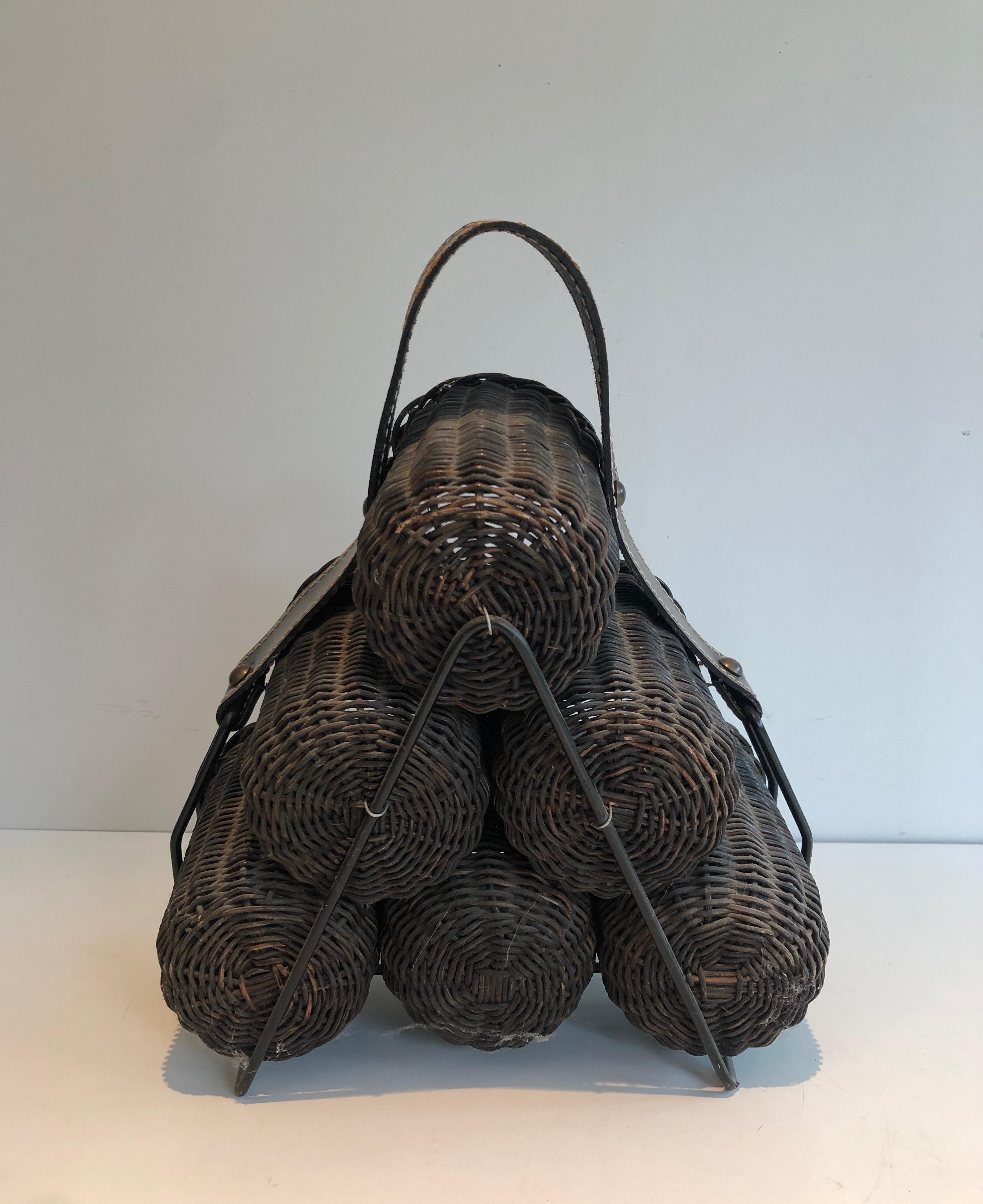 Portabotellas de ratán y cuero, obra francesa, hacia 1970 en Bueno estado para la venta en Marcq-en-Barœul, Hauts-de-France