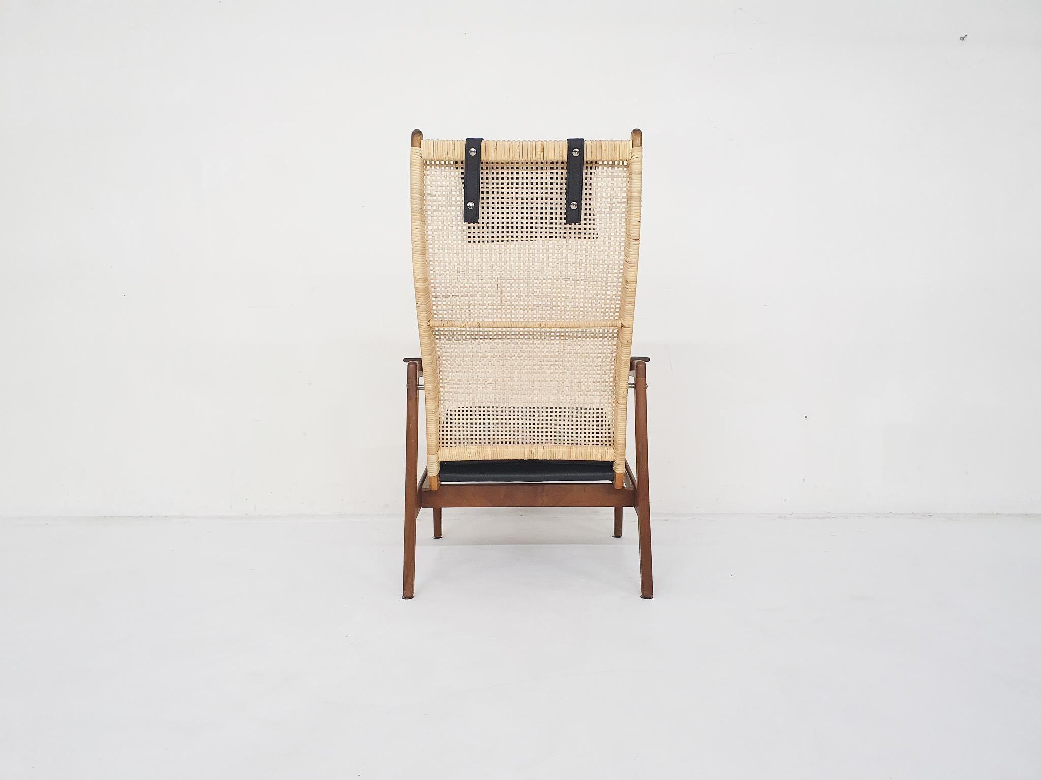 Mid-Century Modern Rattan and leather high-back lounge chair by P.J. Muntendam for Gebr. Jonkers For Sale