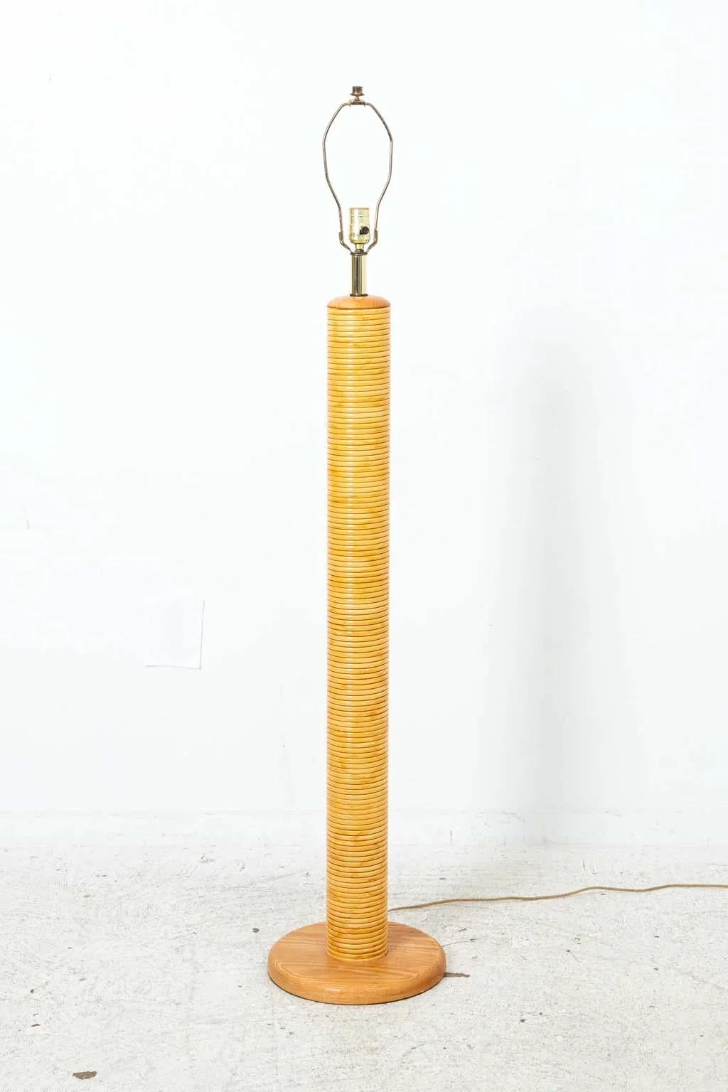 Lampada da terra in rattan e Oak in vendita 2