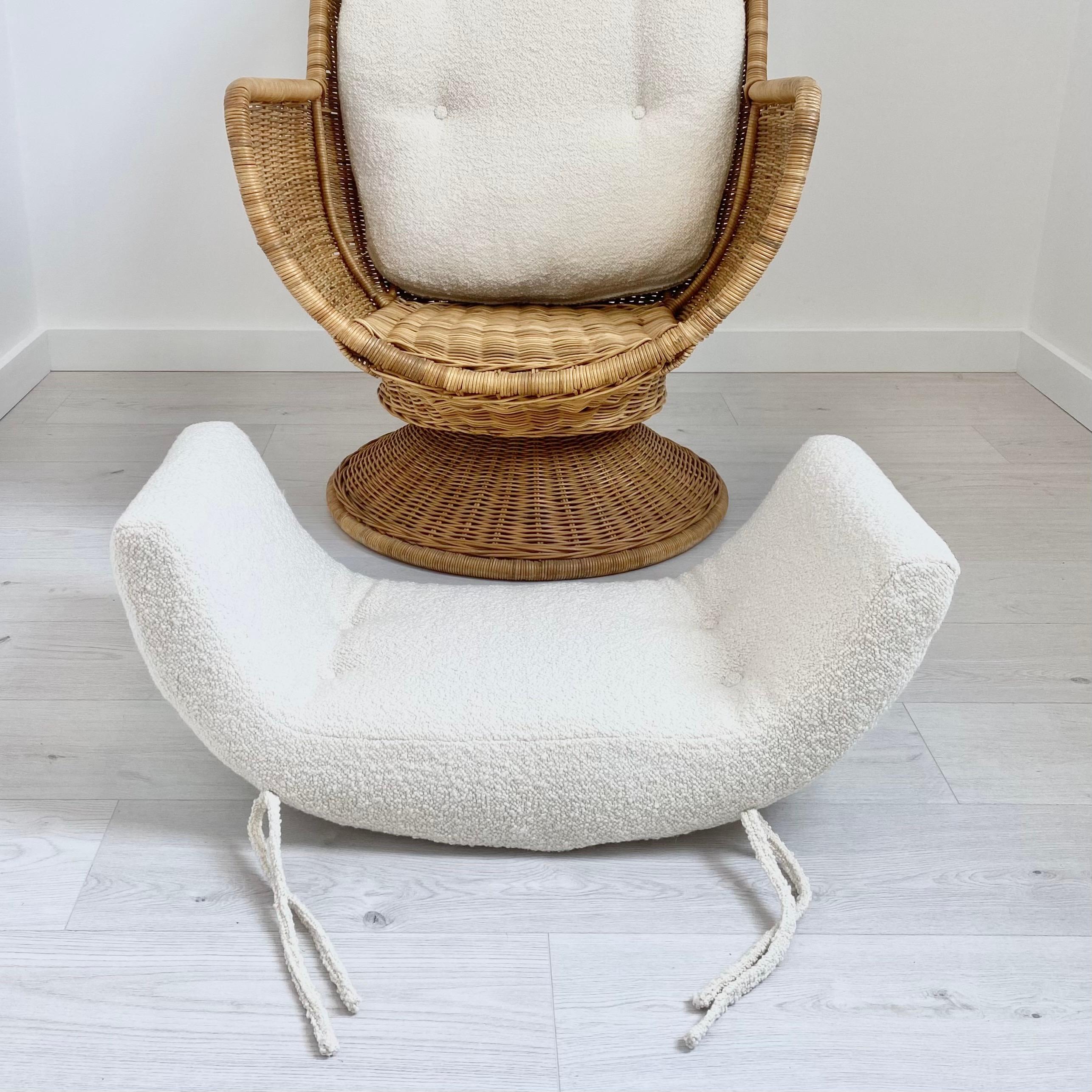 Wicker Swivel Chair in Wool Boucle, 1970s USA For Sale 10