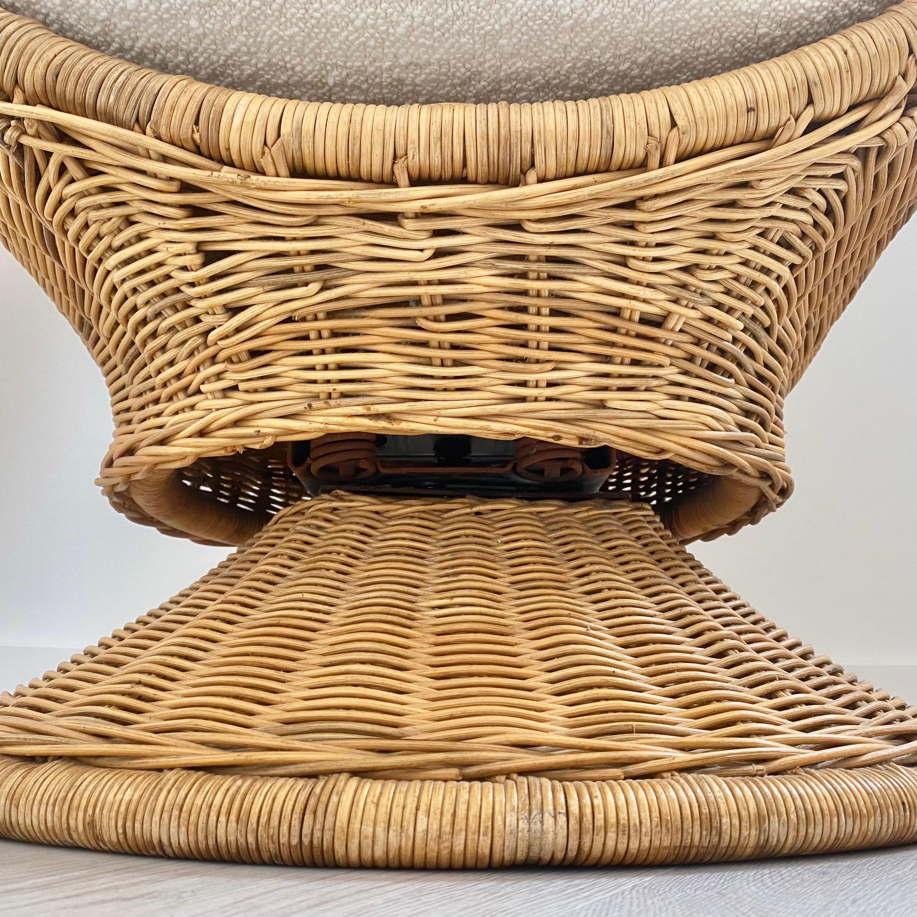 Wicker Swivel Chair in Wool Boucle, 1970s USA For Sale 13
