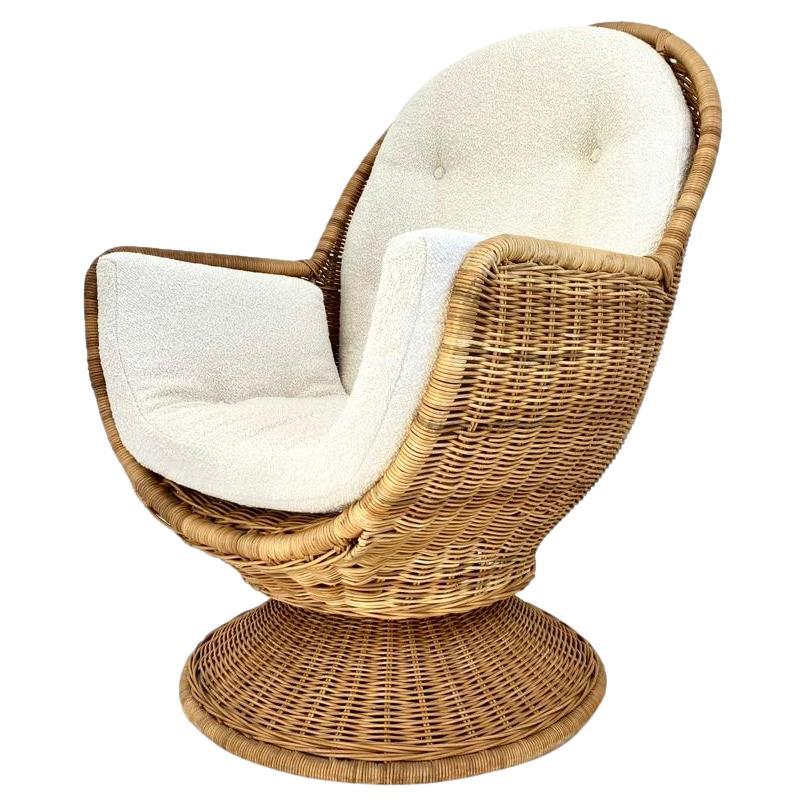 Wicker Swivel Chair in Wool Boucle, 1970s USA For Sale