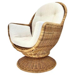 Vintage Wicker Swivel Chair in Wool Boucle, 1970s USA