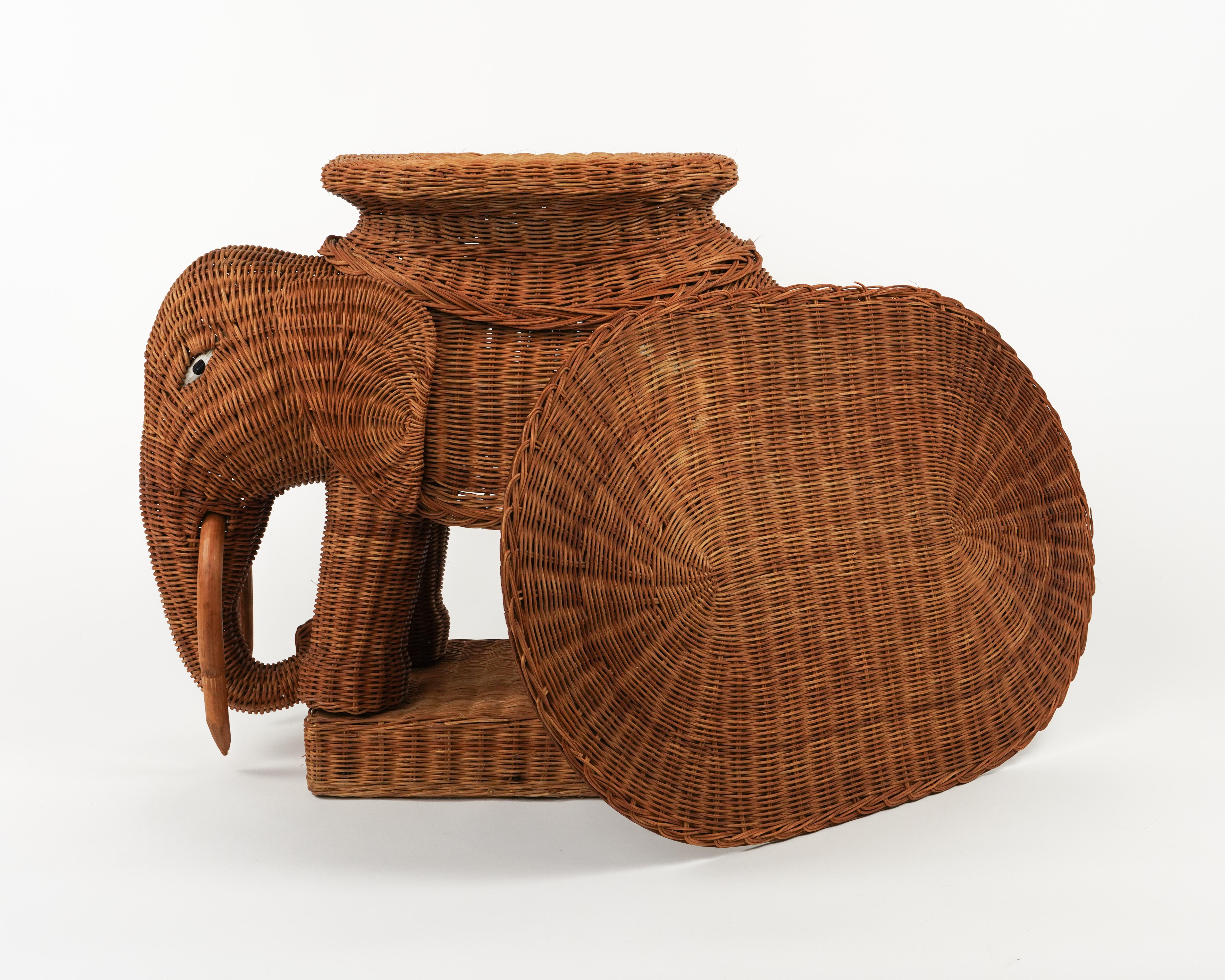 Table basse d'appoint éléphant en rotin et osier style Vivai Del Sud, Italie, années 1960 en vente 3