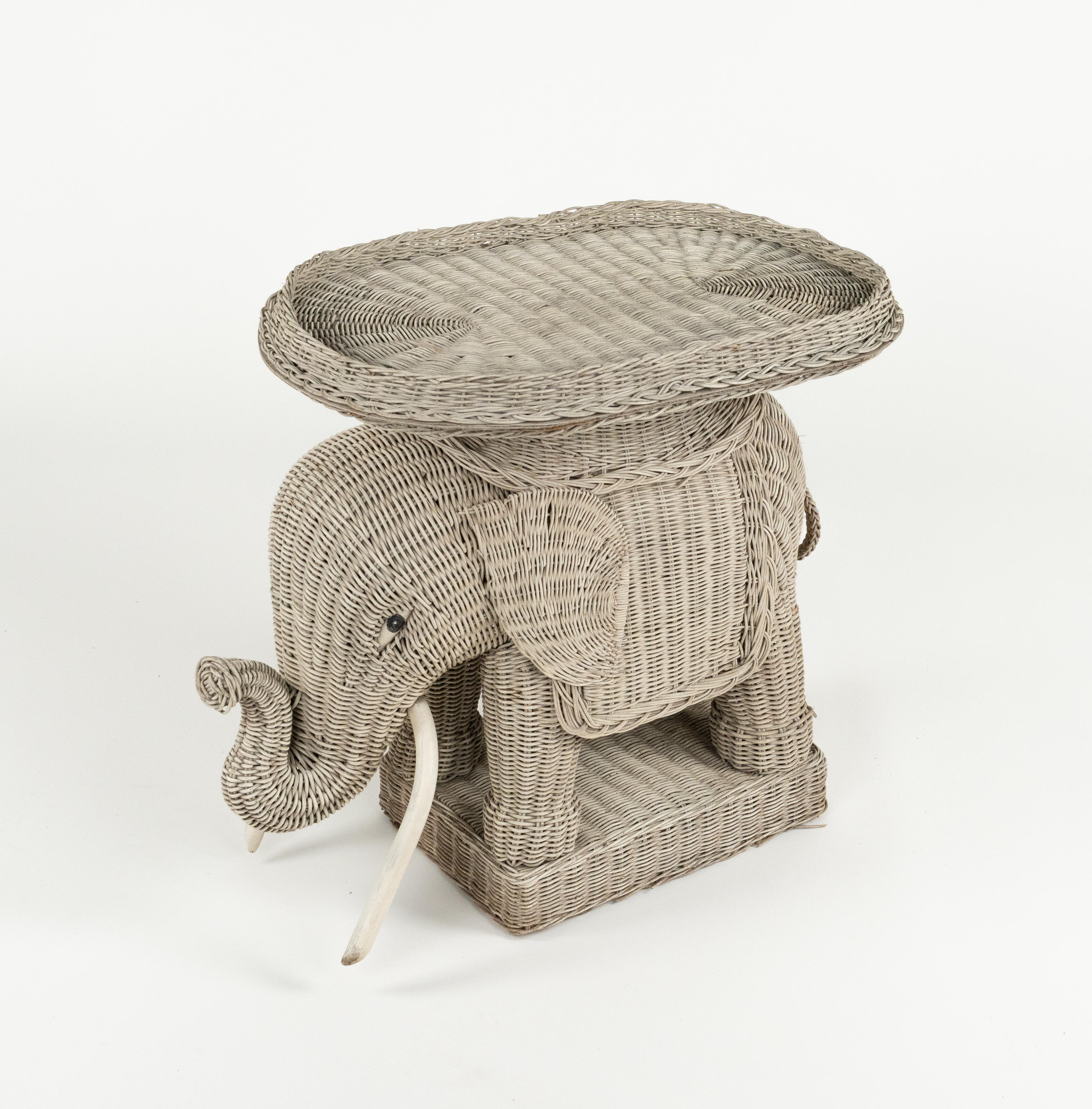 Beistelltisch aus Rattan und Korbweide mit Elefanten im Vivai Del Sud-Stil, Italien, 1960er Jahre im Angebot 5