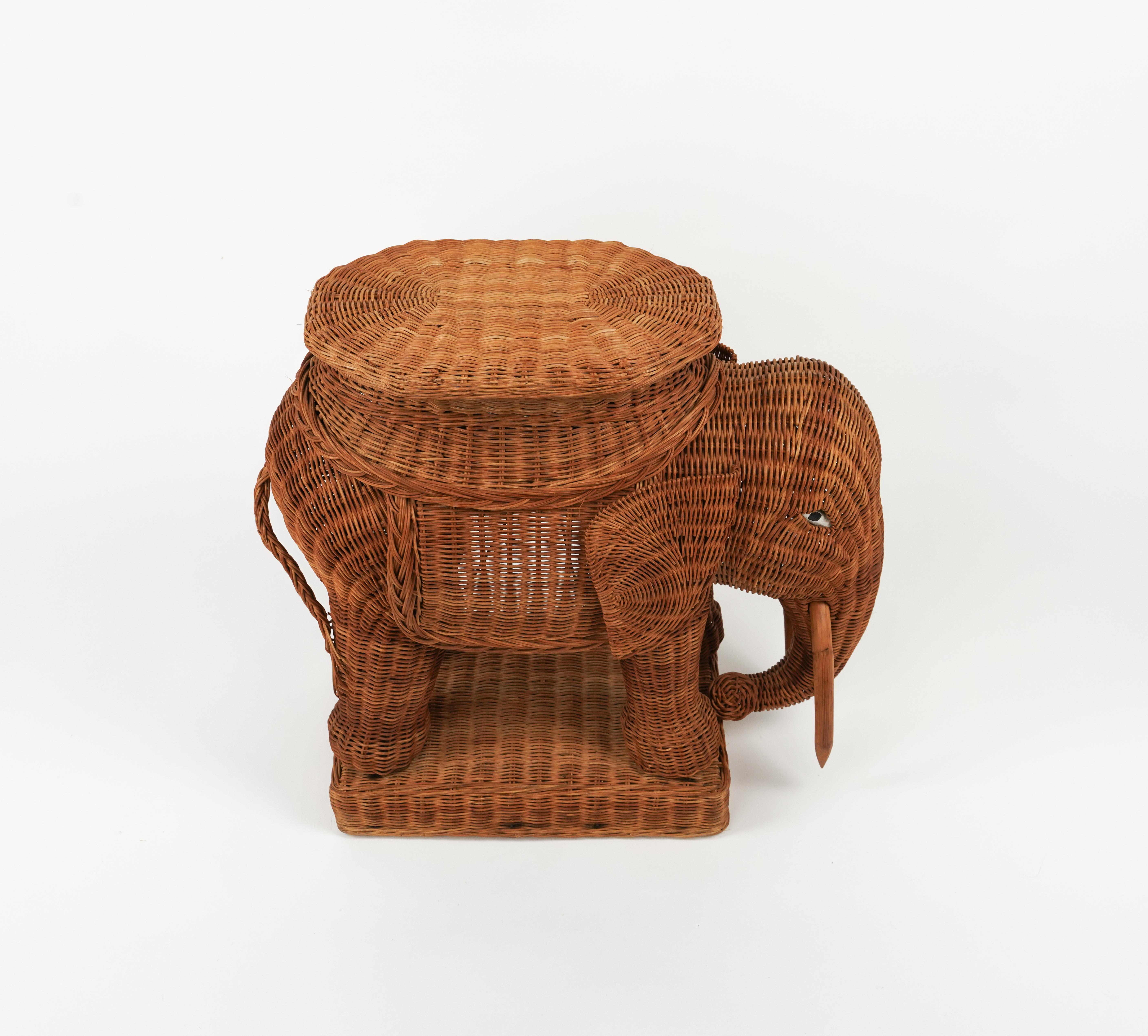 Table basse d'appoint éléphant en rotin et osier style Vivai Del Sud, Italie, années 1960 en vente 7