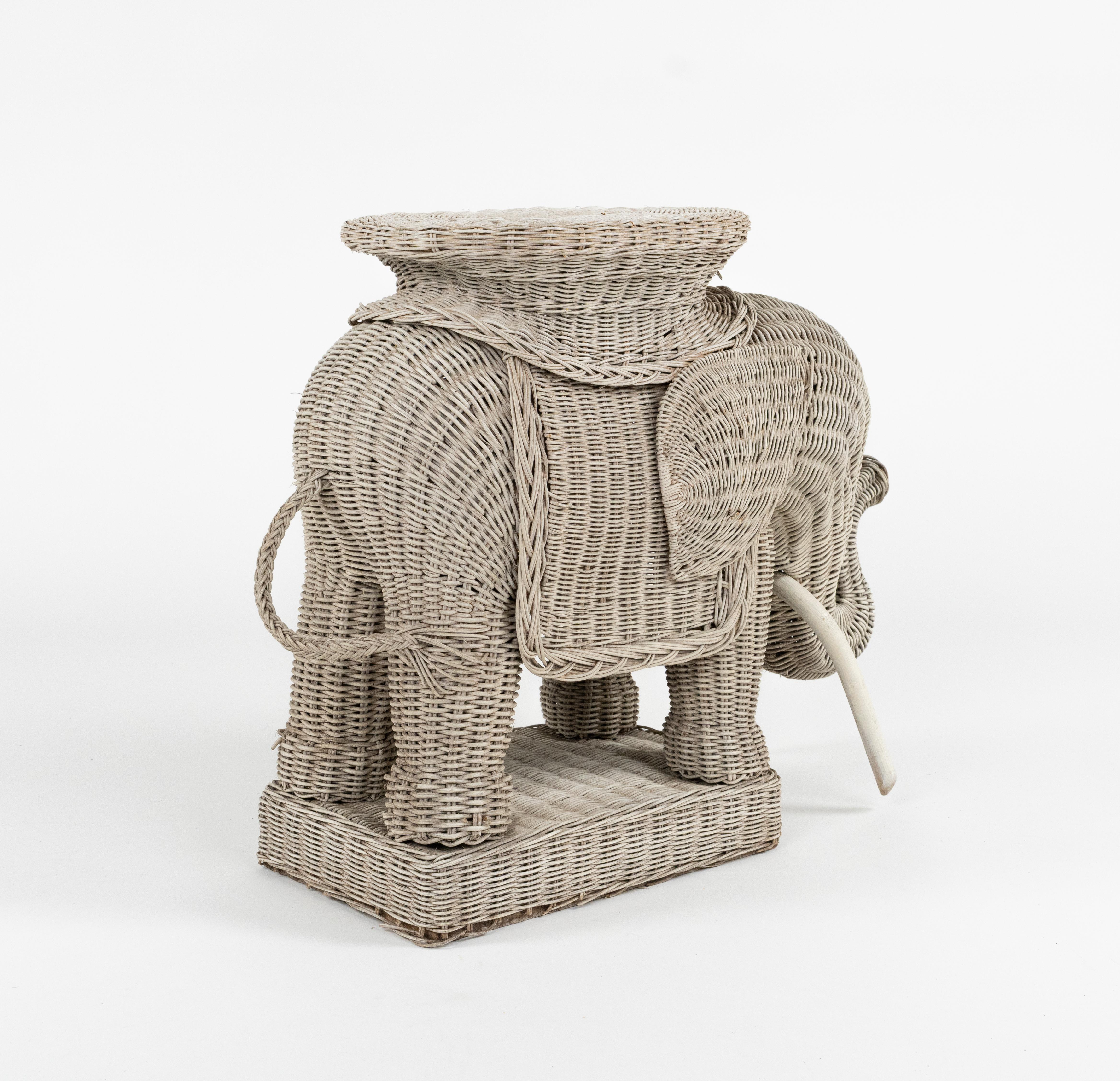 Beistelltisch aus Rattan und Korbweide mit Elefanten im Vivai Del Sud-Stil, Italien, 1960er Jahre im Angebot 10