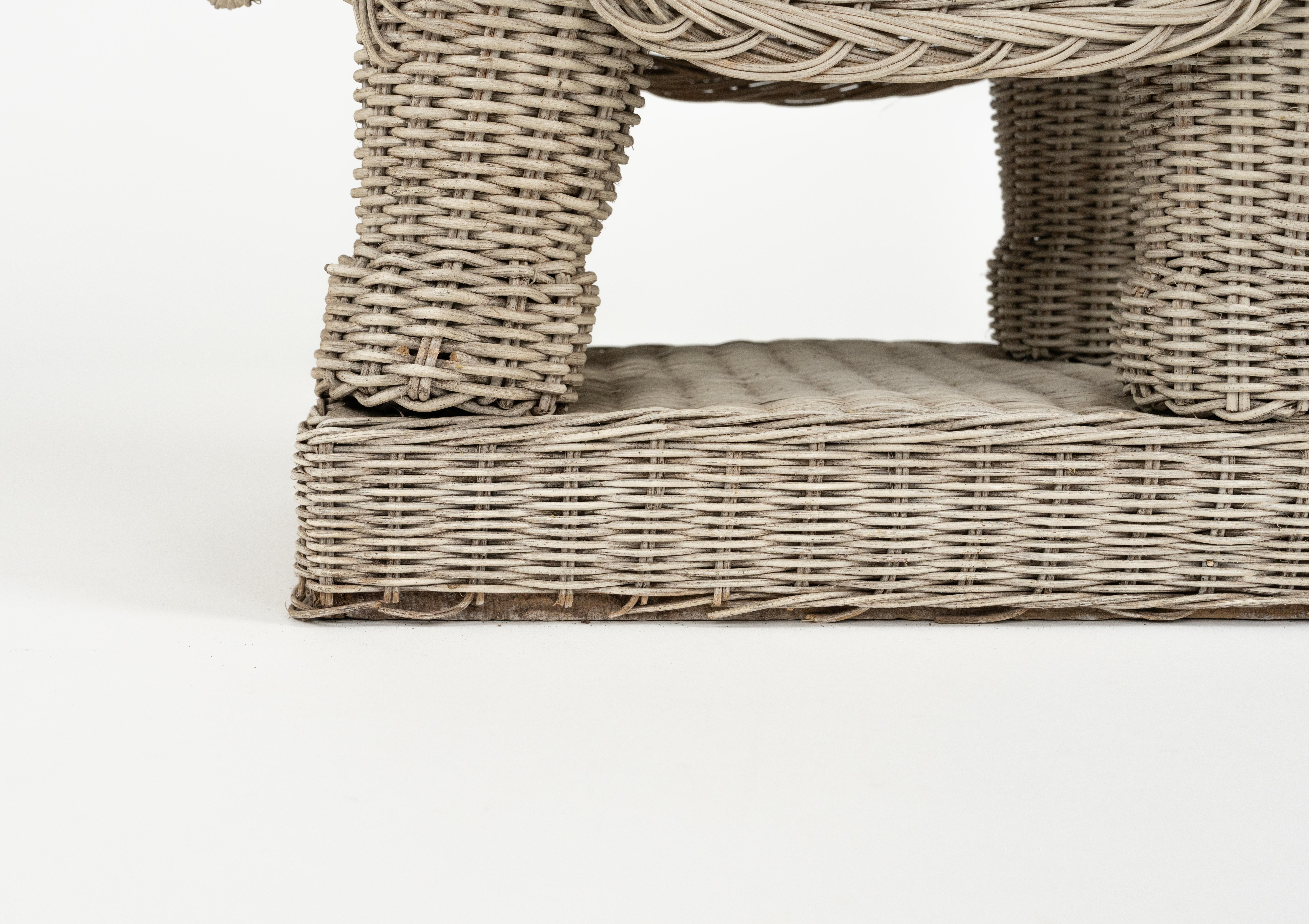Beistelltisch aus Rattan und Korbweide mit Elefanten im Vivai Del Sud-Stil, Italien, 1960er Jahre im Angebot 11