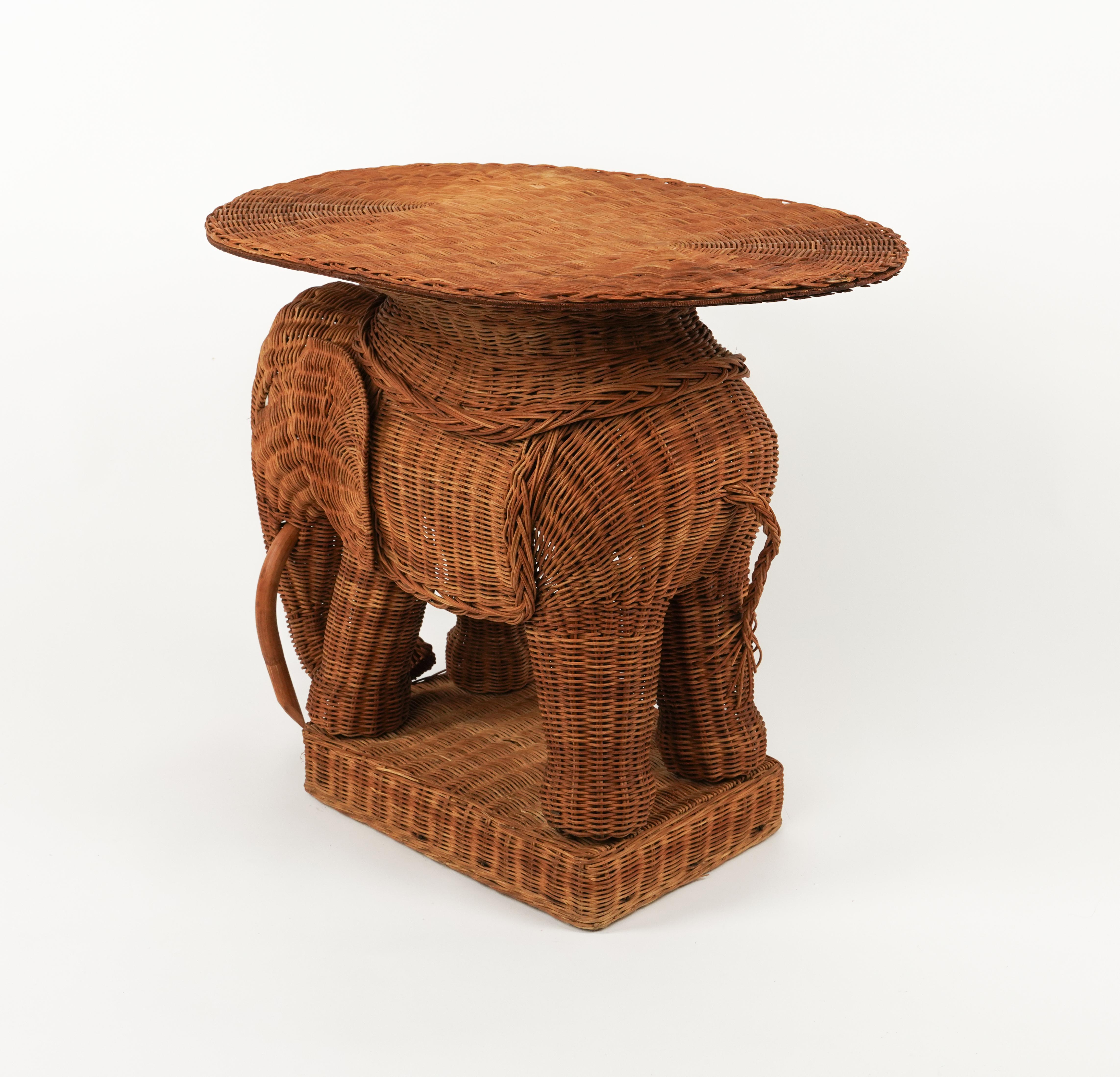 Table basse d'appoint éléphant en rotin et osier style Vivai Del Sud, Italie, années 1960 en vente 12