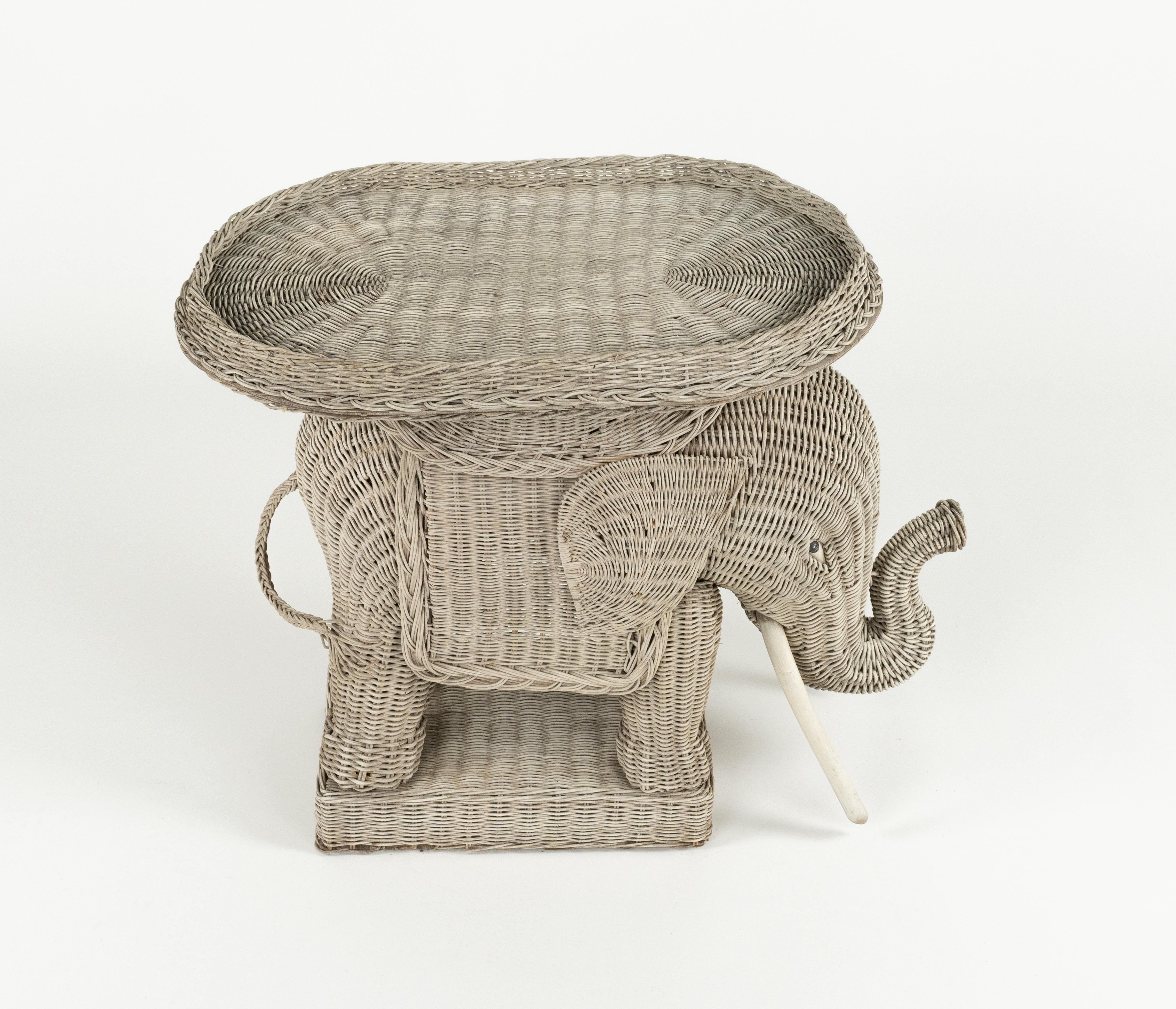 Beistelltisch aus Rattan und Korbweide mit Elefanten im Vivai Del Sud-Stil, Italien, 1960er Jahre (Moderne der Mitte des Jahrhunderts) im Angebot