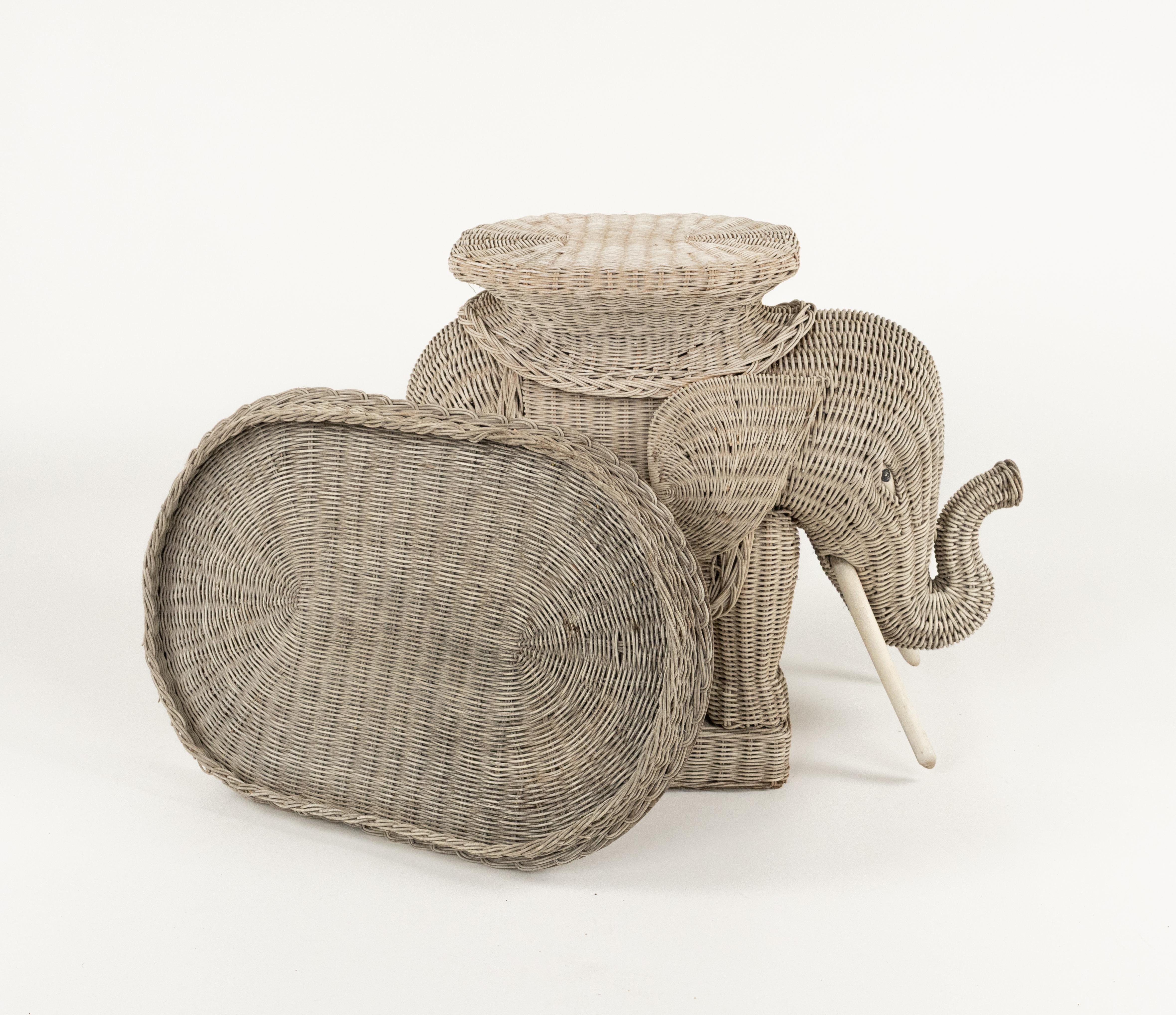 Beistelltisch aus Rattan und Korbweide mit Elefanten im Vivai Del Sud-Stil, Italien, 1960er Jahre (Mitte des 20. Jahrhunderts) im Angebot