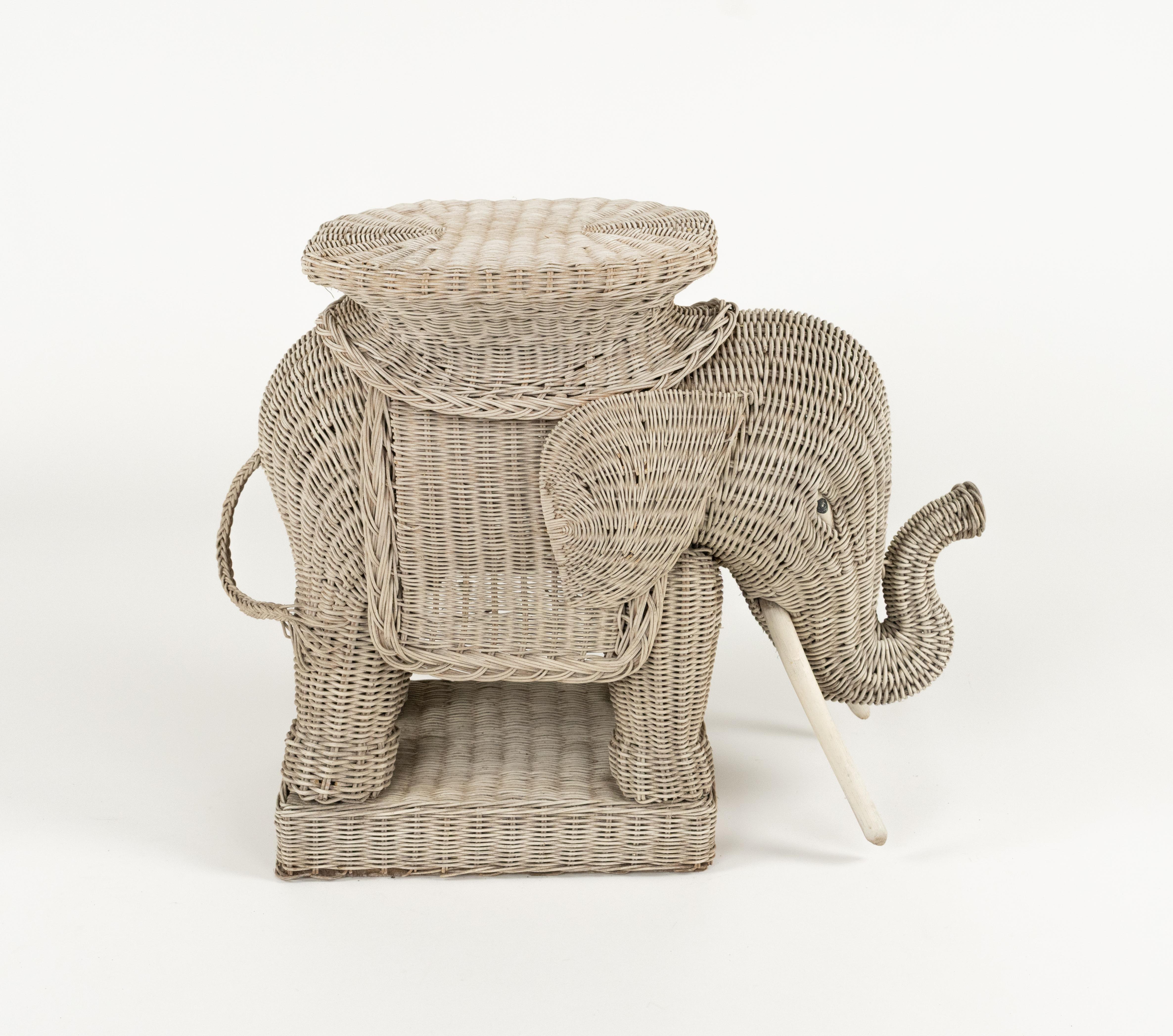 Beistelltisch aus Rattan und Korbweide mit Elefanten im Vivai Del Sud-Stil, Italien, 1960er Jahre im Angebot 2
