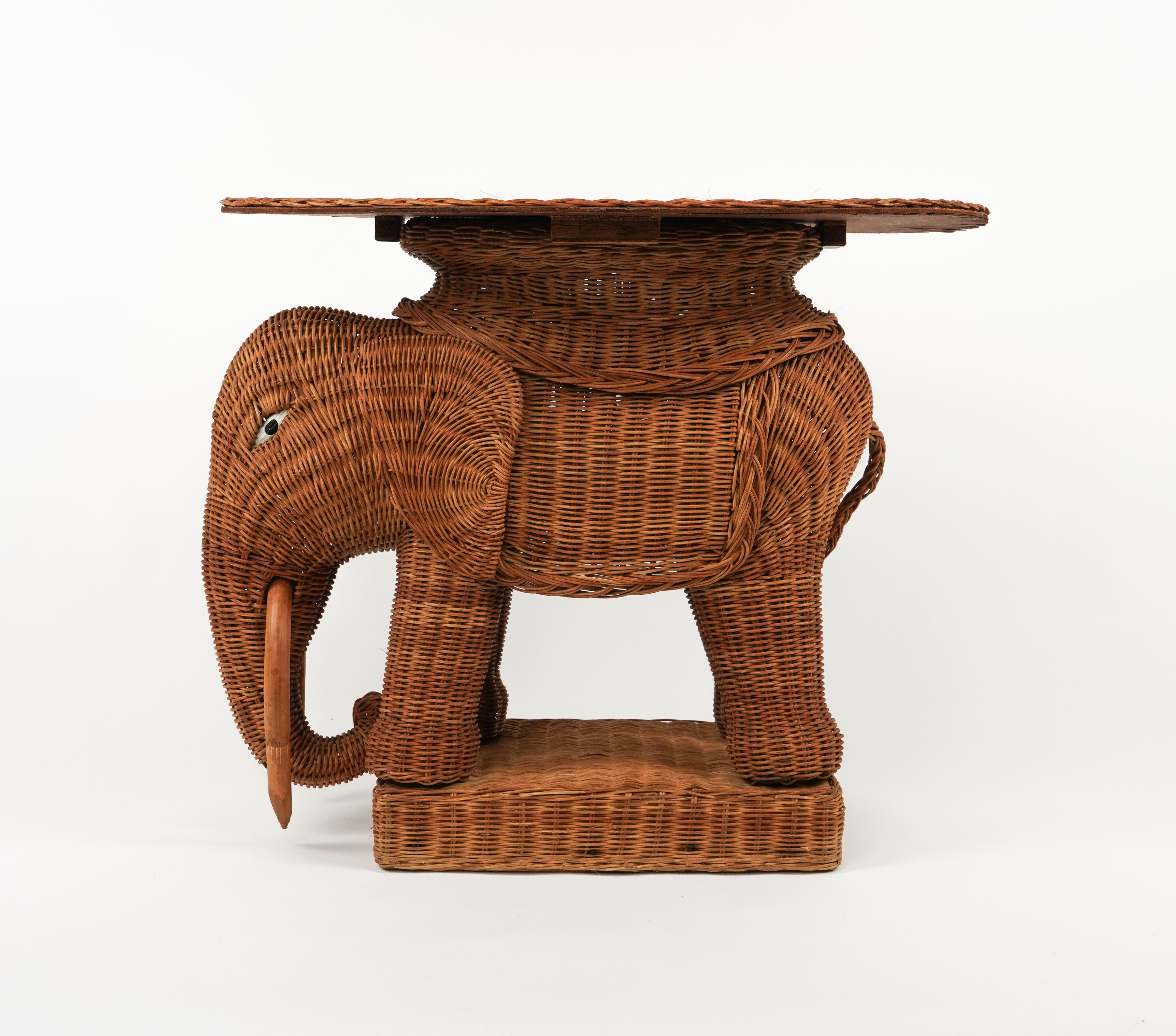 Table basse d'appoint éléphant en rotin et osier style Vivai Del Sud, Italie, années 1960 en vente 2