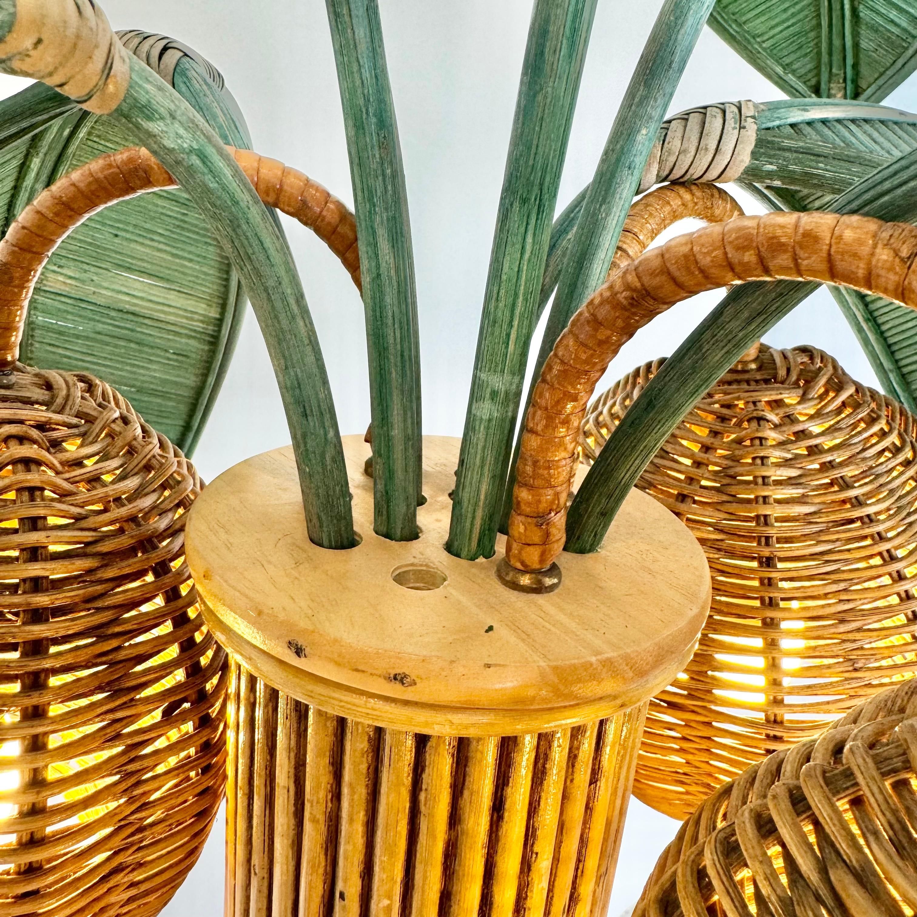 Lampada da terra a forma di palma in rattan e vimini, anni '70 Stati Uniti in vendita 5