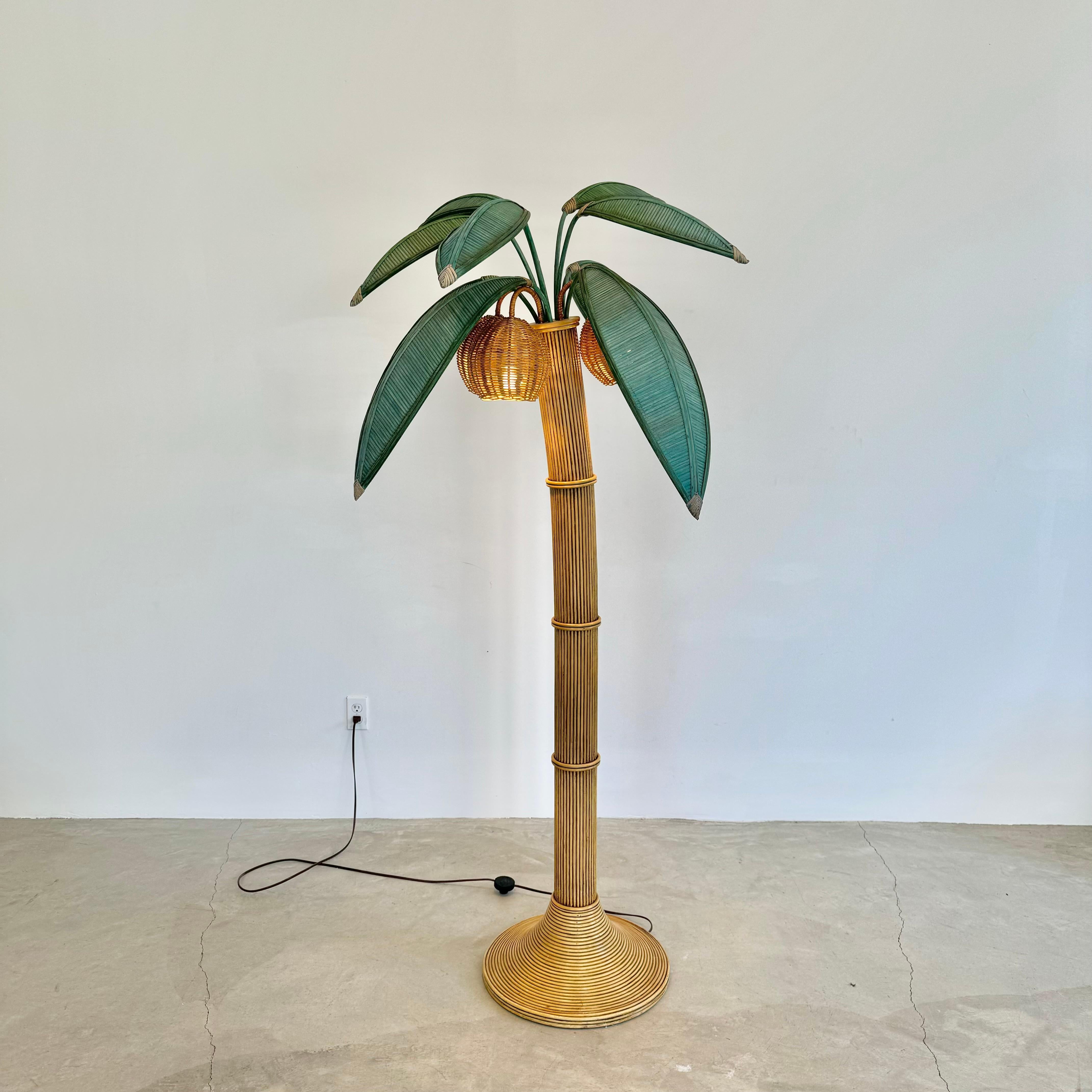 Lampada da terra a forma di palma in rattan e vimini, anni '70 Stati Uniti in vendita 8