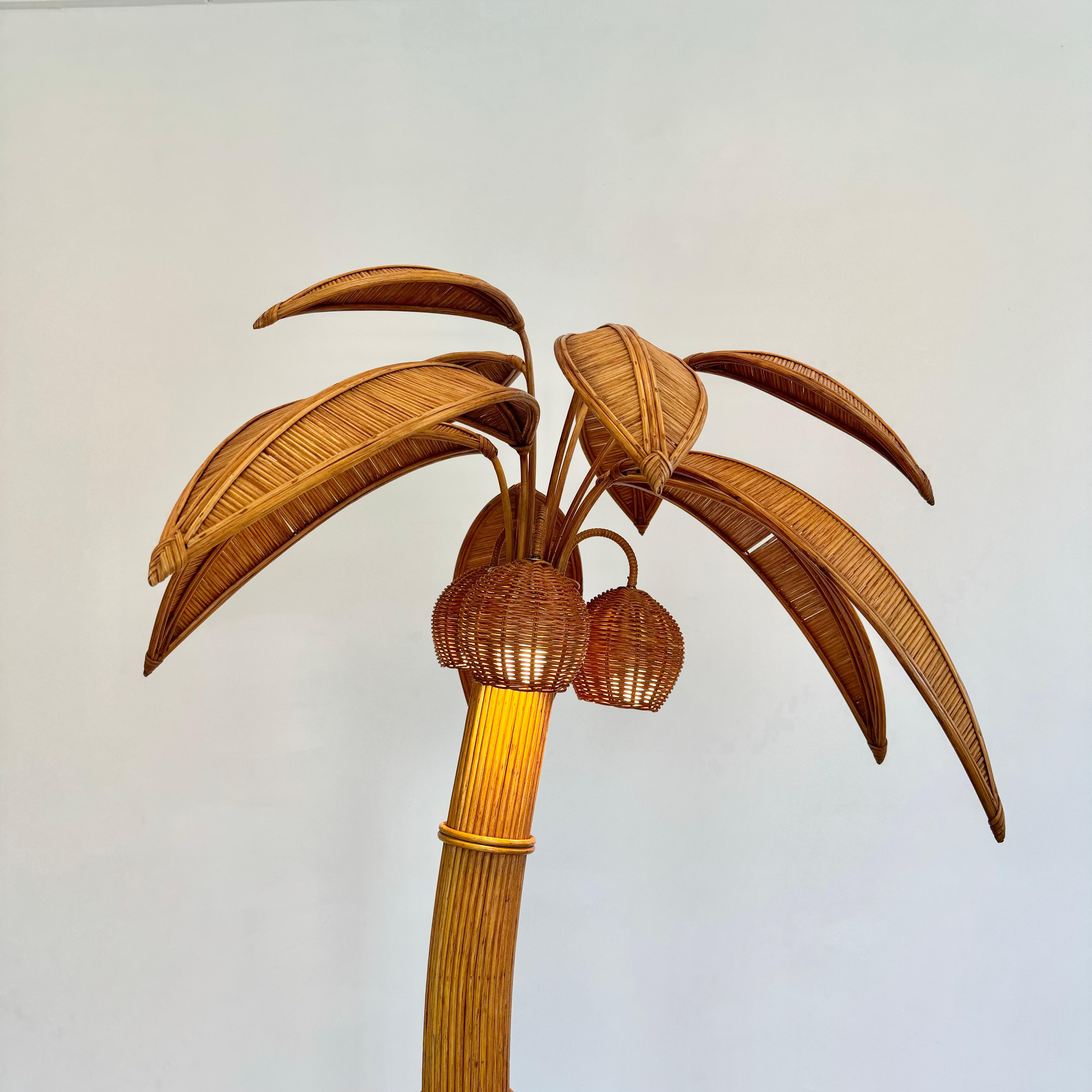 Rattan and Wicker Palm Tree Floor Lamp, 1970s United States In Good Condition For Sale In Los Angeles, CA
