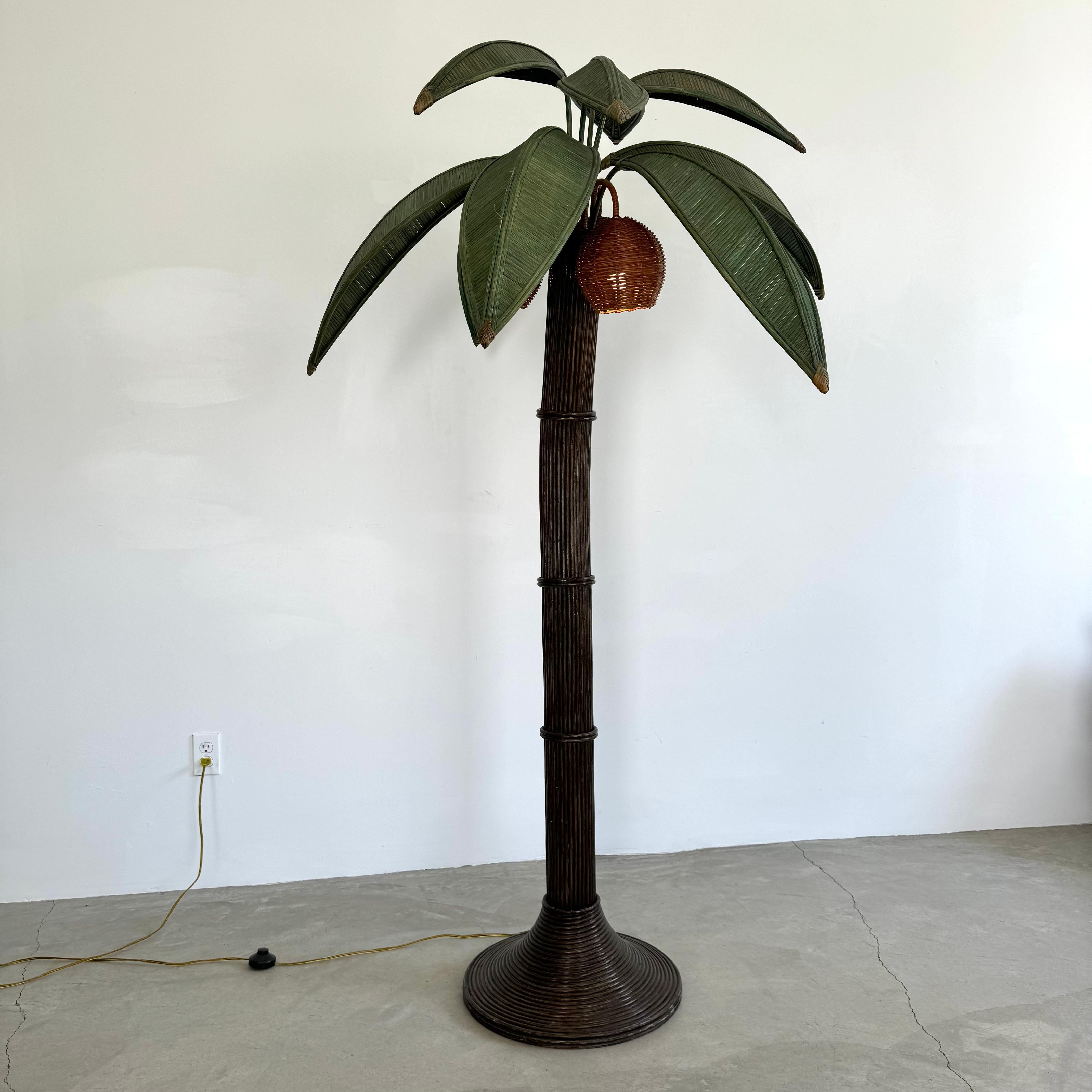 Rattan and Wicker Palm Tree Floor Lamp, 1970s United States In Good Condition In Los Angeles, CA
