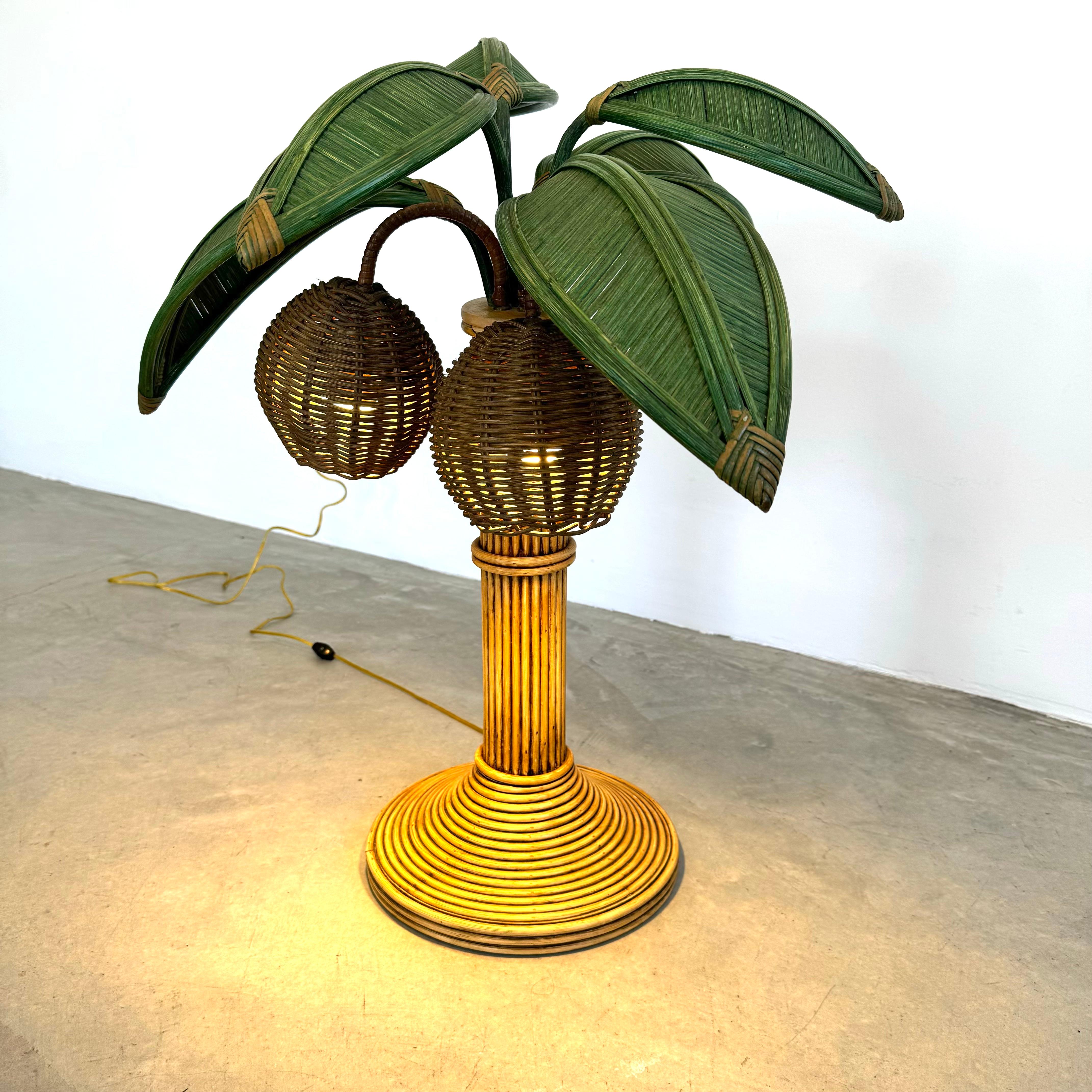 Rattan and Wicker Palm Tree Table Lamp, 1970s United States In Good Condition In Los Angeles, CA