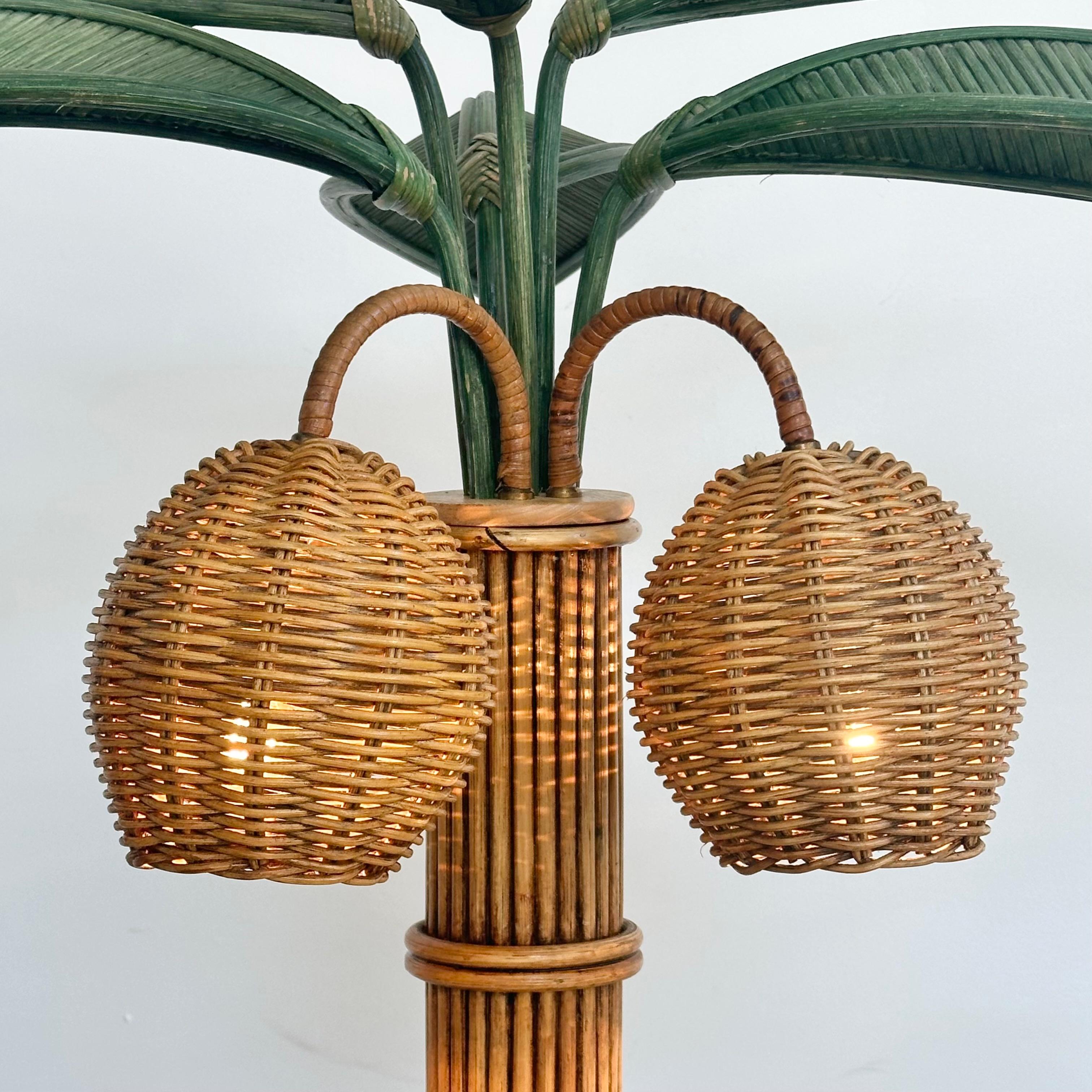 Rattan and Wicker Palm Tree Table Lamp, 1970s United States In Good Condition For Sale In Los Angeles, CA