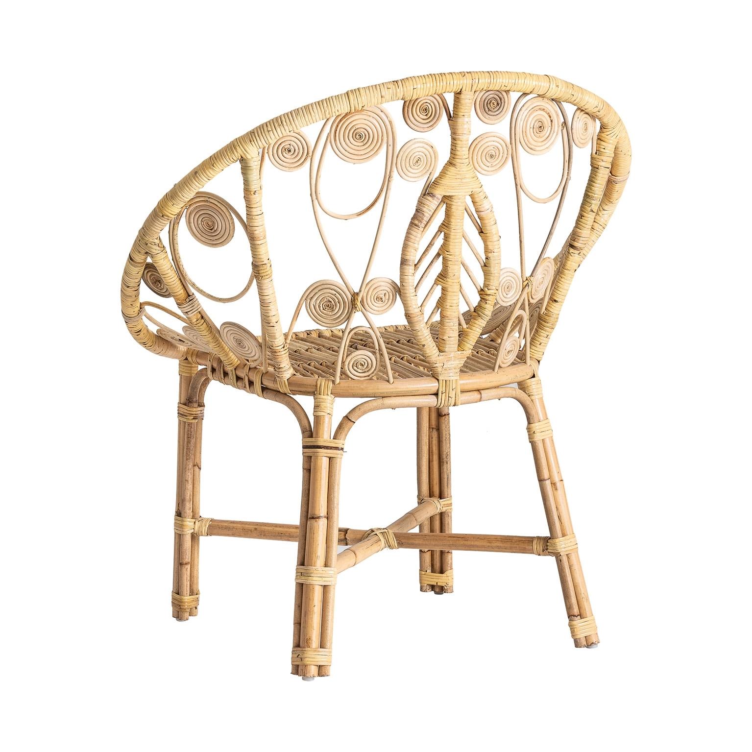 Sculptural and gorgeous rattan and wicker peacock design armchair. Vintage style with a Bohemian chic look!