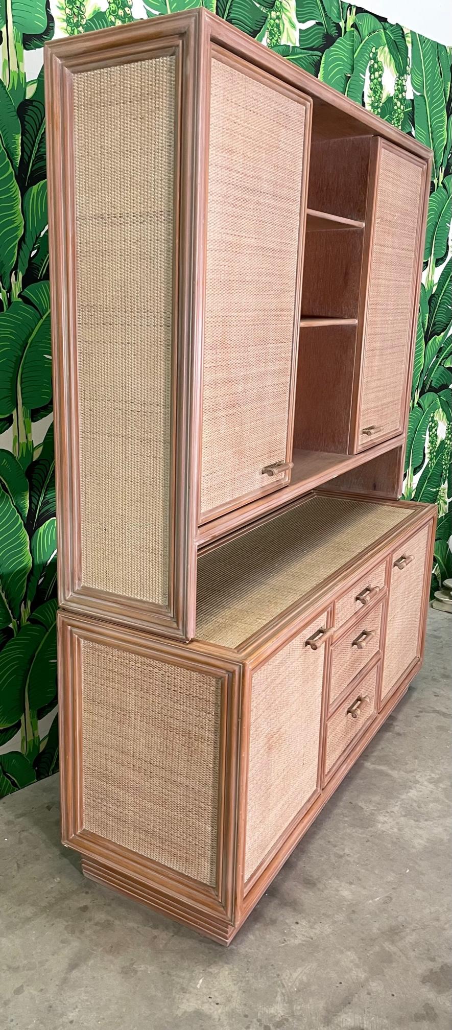 Rattan and Wicker Sideboard and Hutch In Good Condition For Sale In Jacksonville, FL
