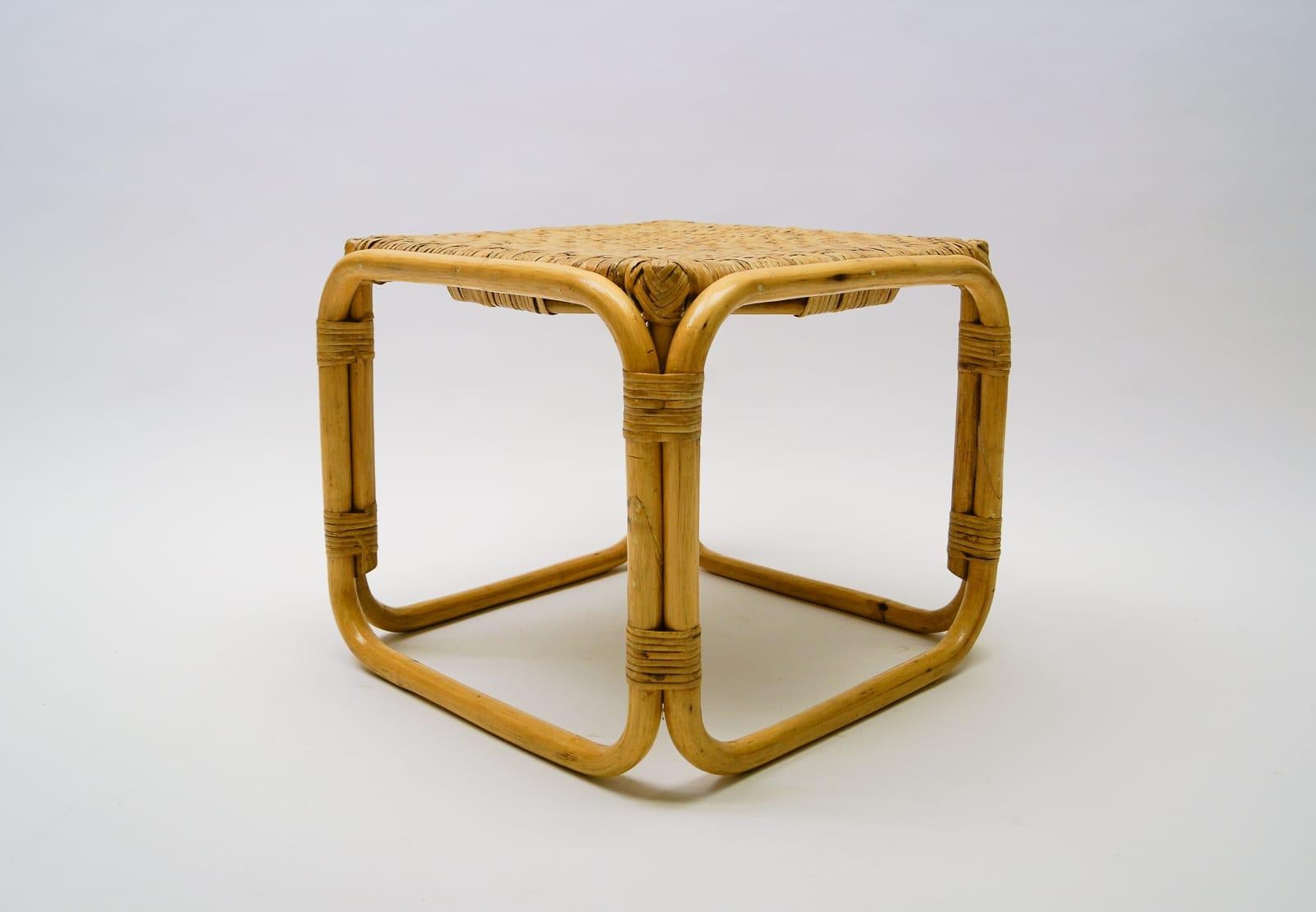 Rattan and Wicker Stool, Italy, 1950s In Good Condition For Sale In Nürnberg, Bayern