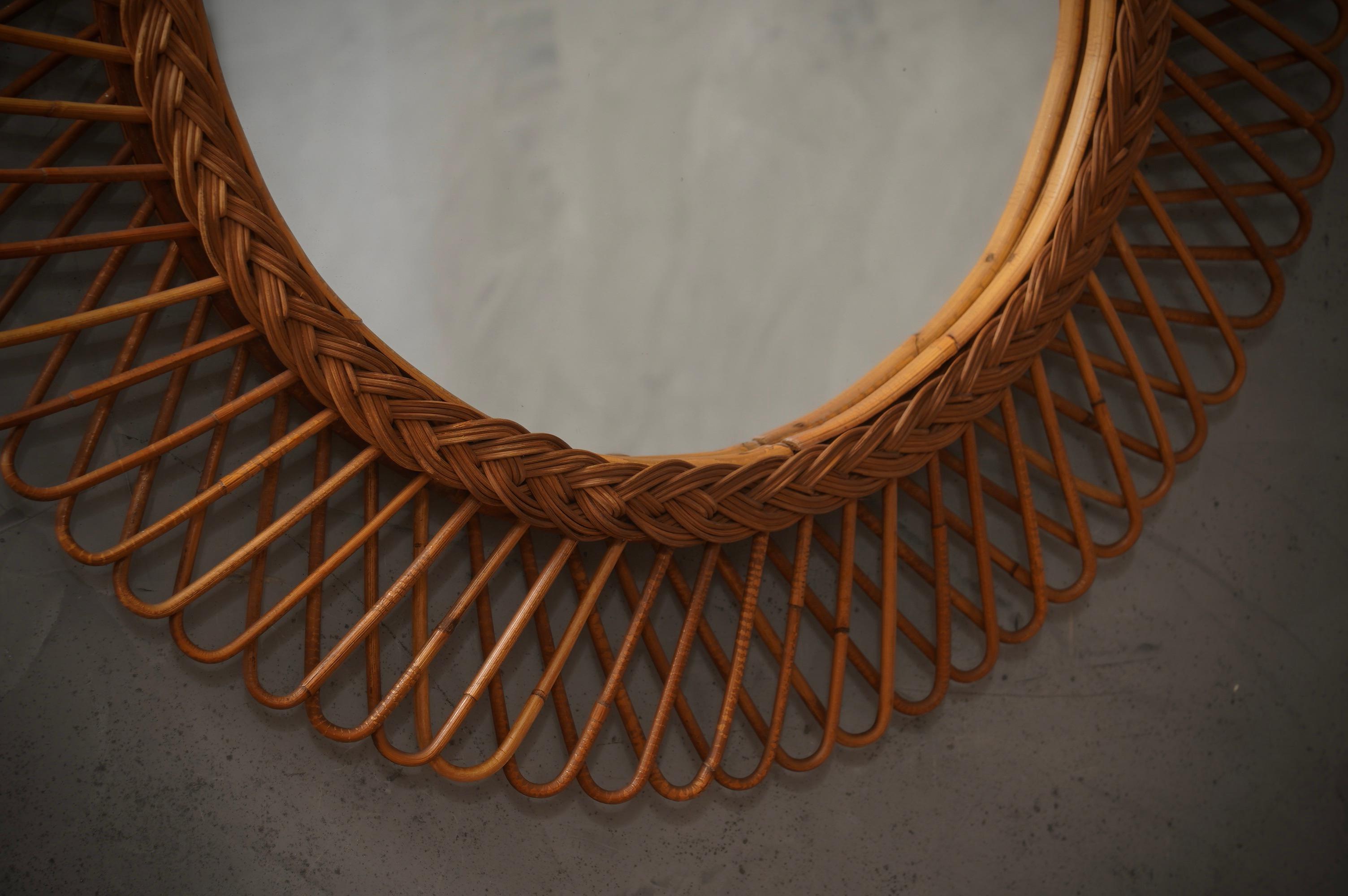 italien Miroir mural en rotin et osier, 1960 en vente