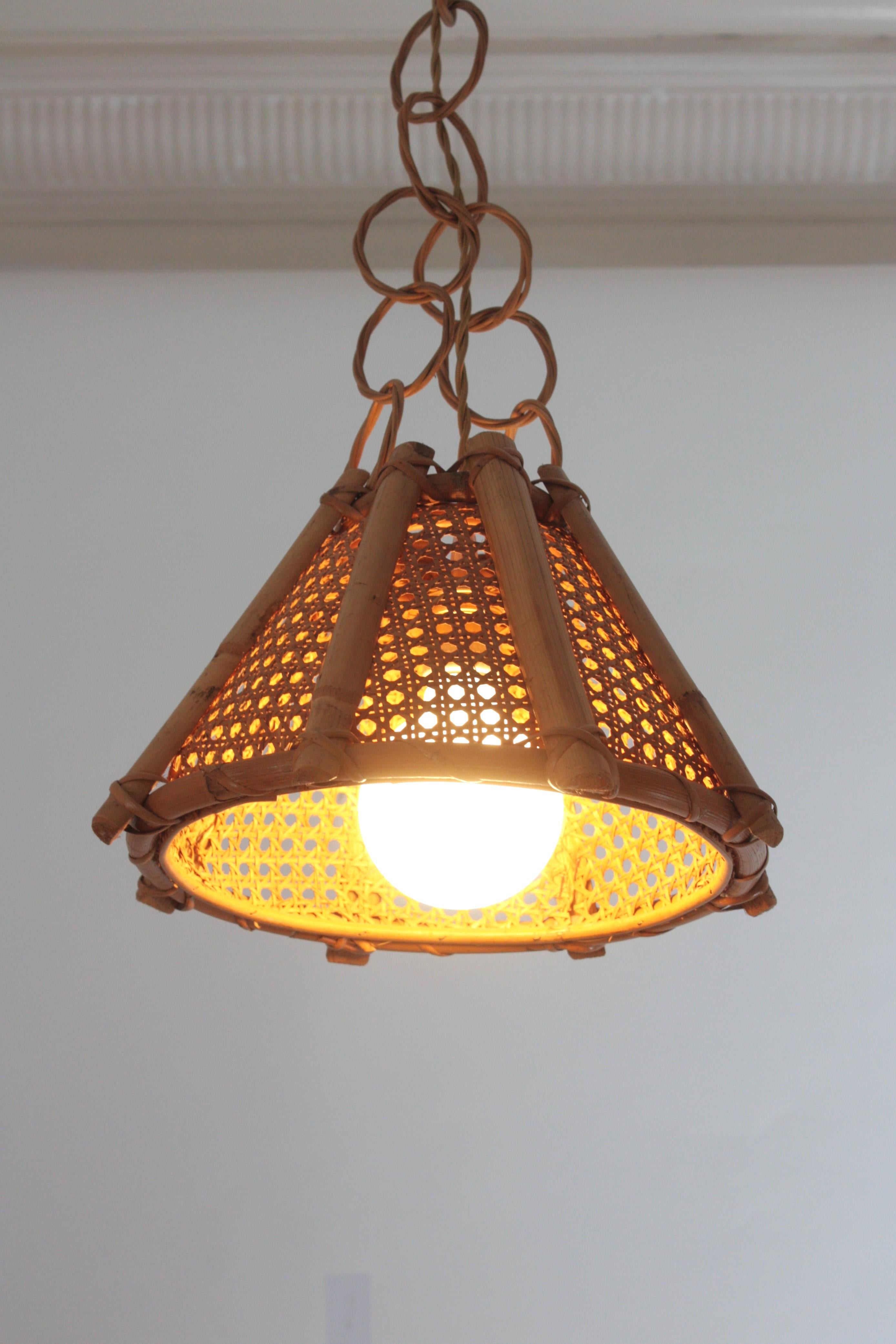 Italienische modernistische konische Pendel-/Hängelampe aus Rattan und Weidendraht, 1960er Jahre im Angebot 6