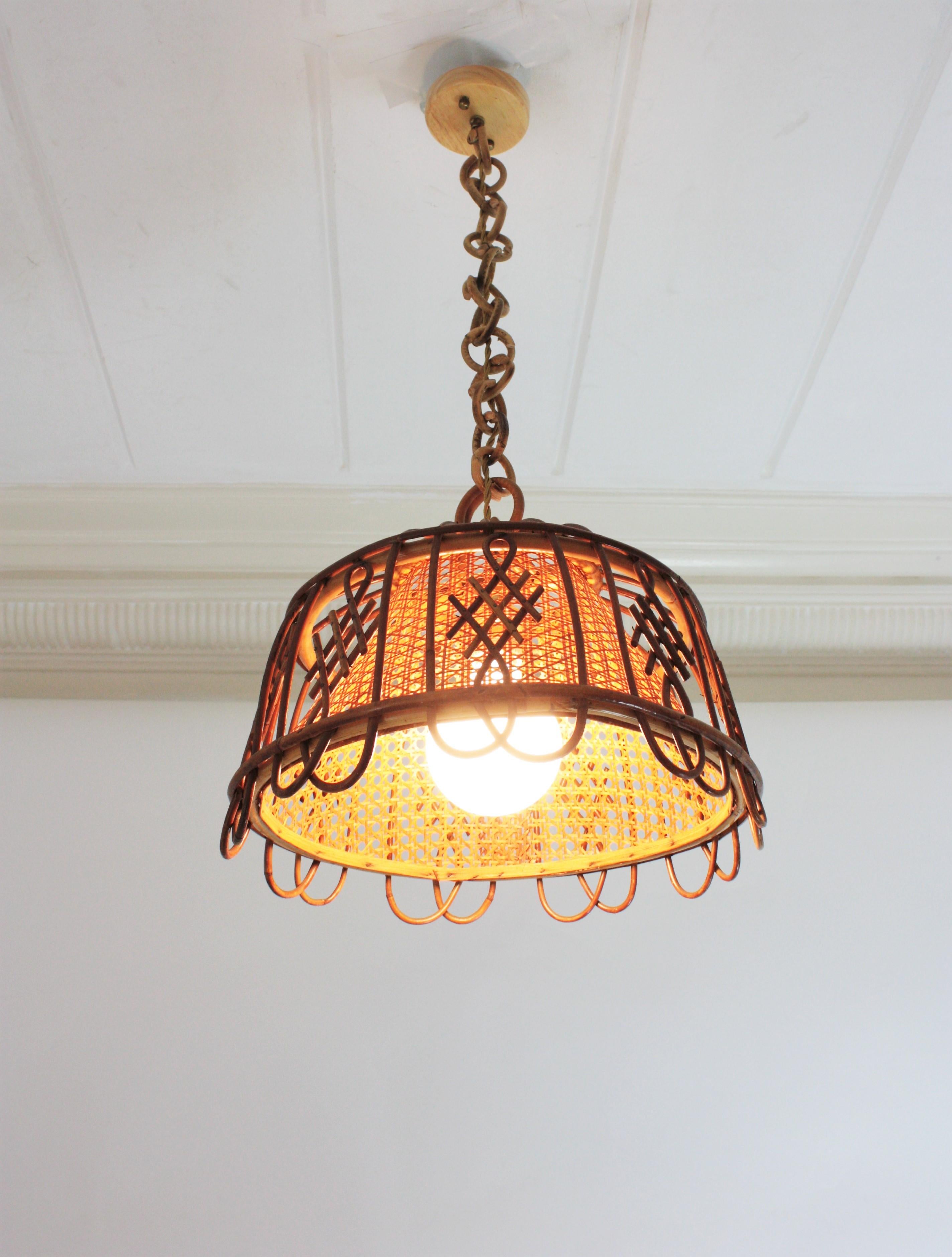Rattan and Wicker Wire Italian Modernist Pendant / Hanging Light, 1960s In Good Condition In Barcelona, ES