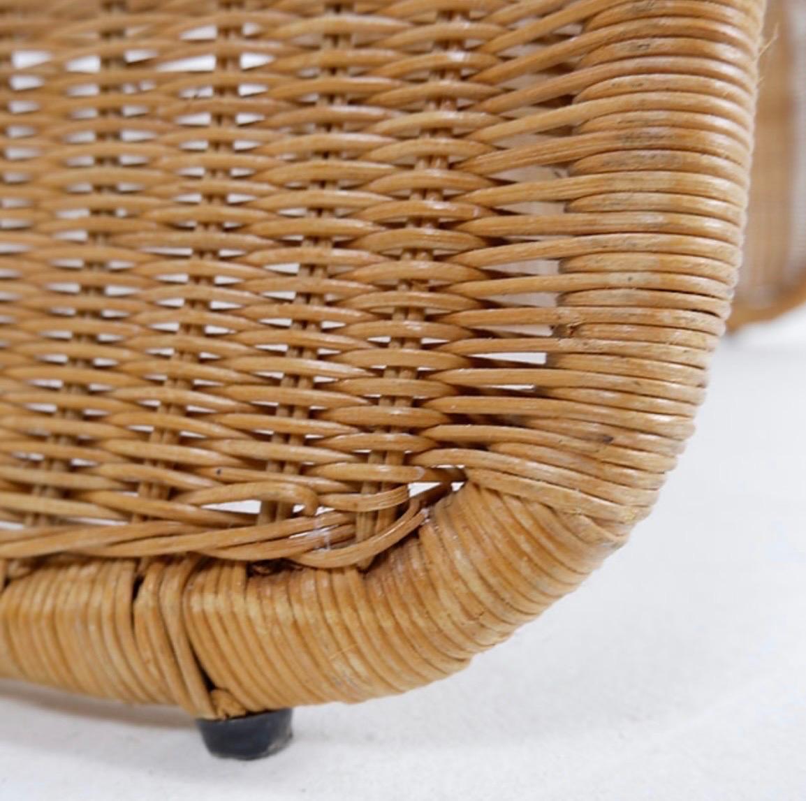 Rattan and wickers Longue Chair For Sale 4