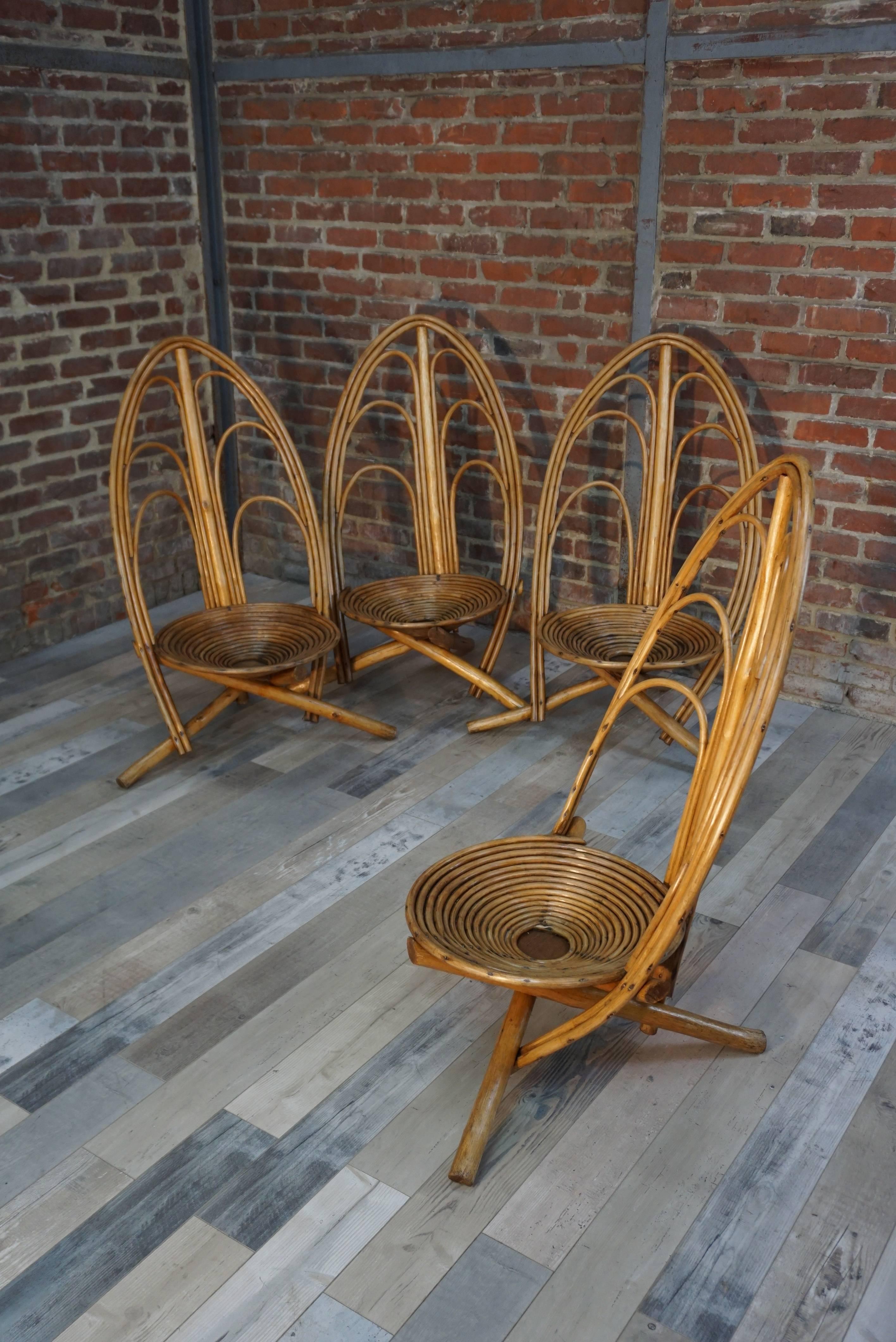 Bambou Quatre fauteuils de salon et d'extérieur en rotin et bois en vente