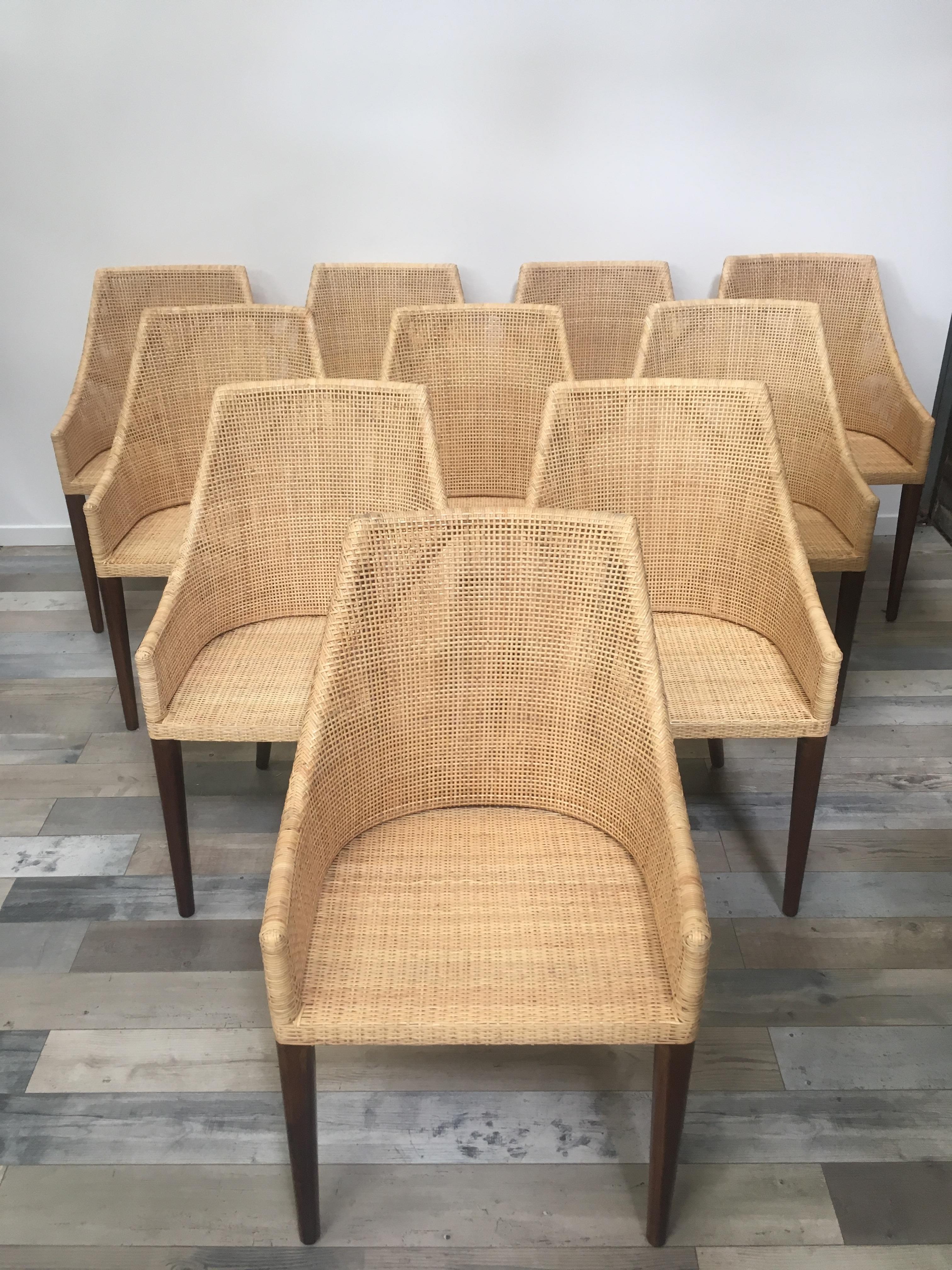 Elegant set of 10 rattan armchairs combining quality, robustness and class. They will be perfect on your terrace, in your veranda, your winter garden, around the dining table and even in your office! In excellent condition (new items, never used).
