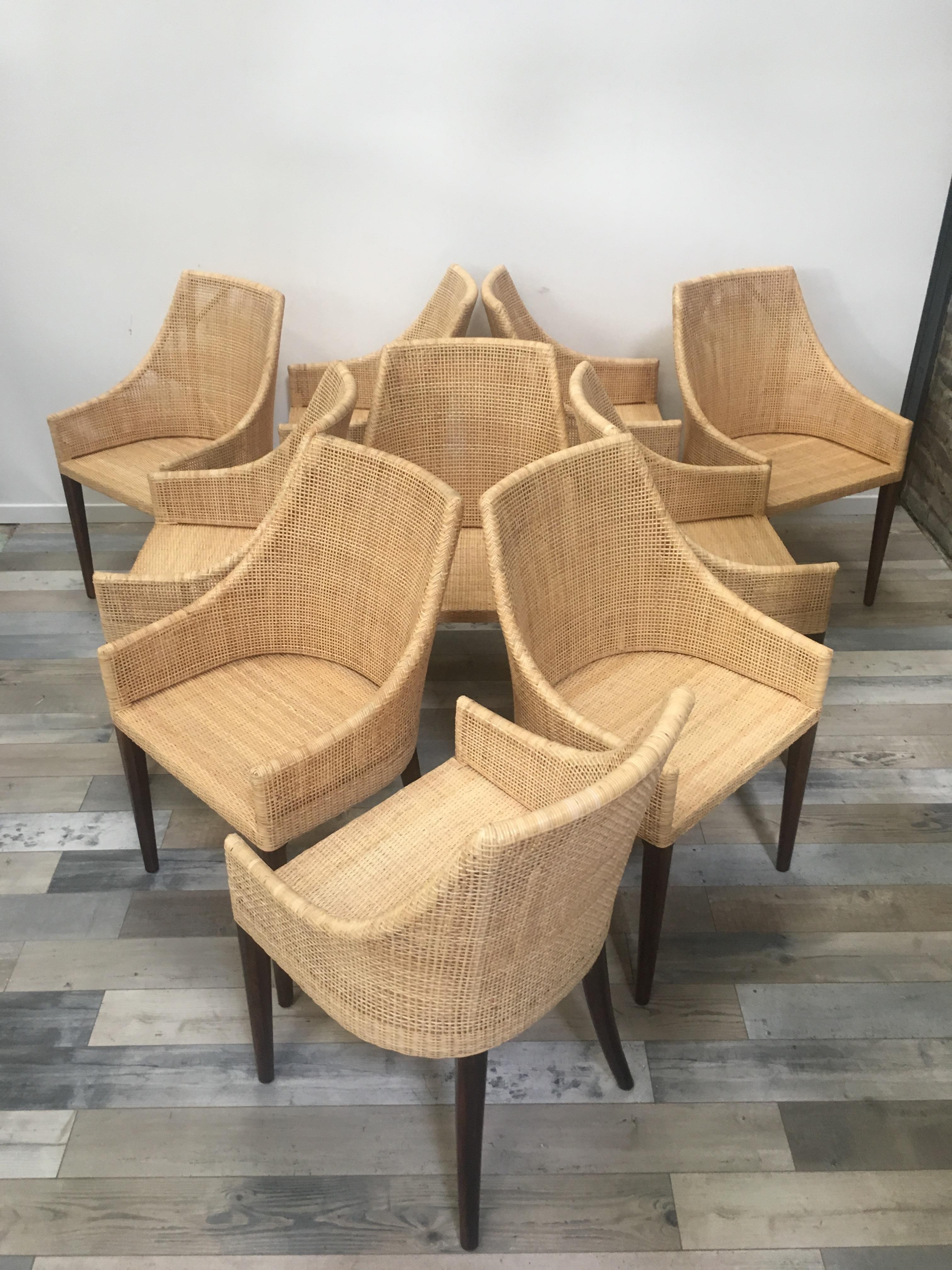 Rattan und Holz Set von 10 Esszimmerstühlen im Angebot 1