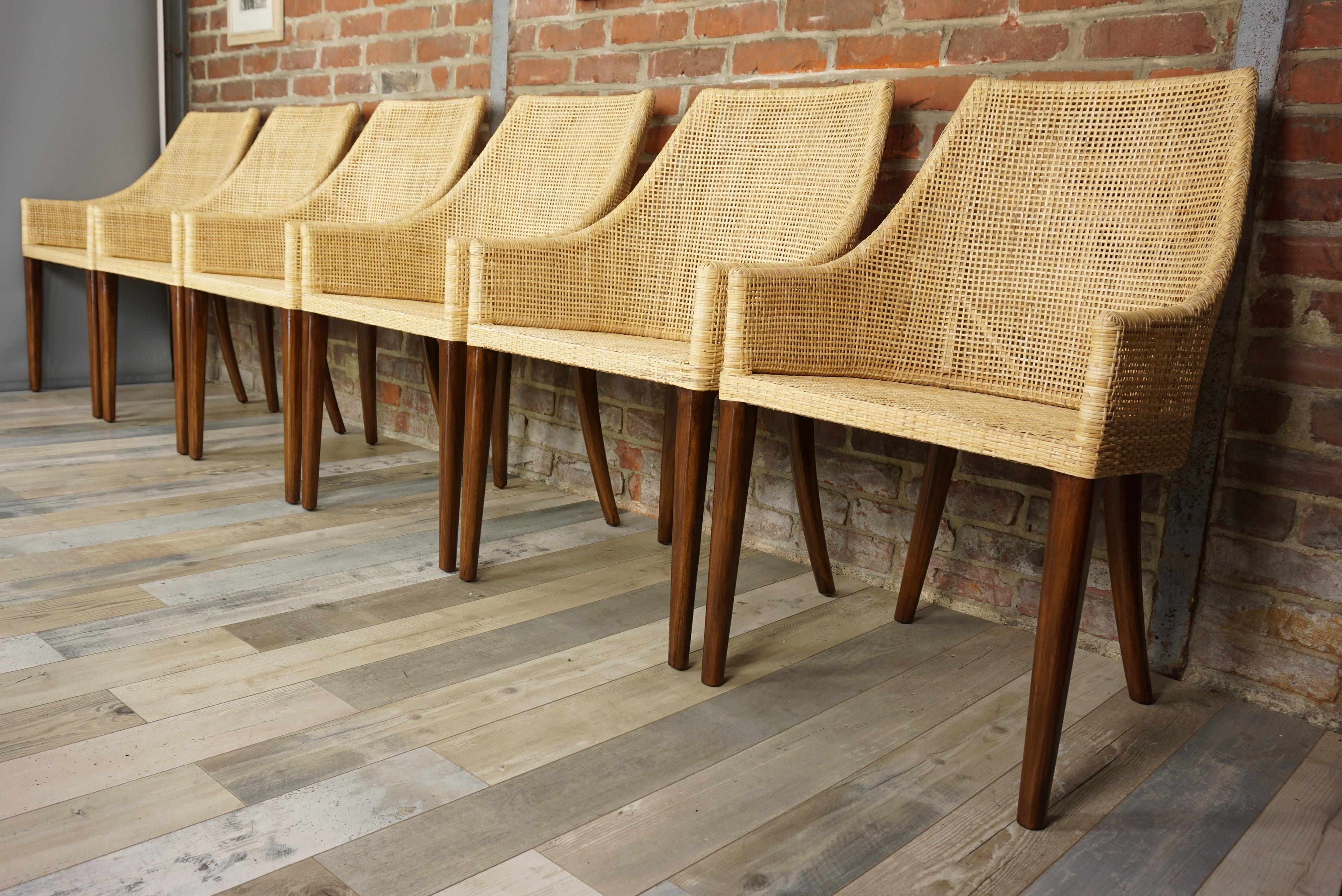 Set aus sechs Esszimmerstühlen aus Rattan und Holz, französisches Design (Französisch) im Angebot
