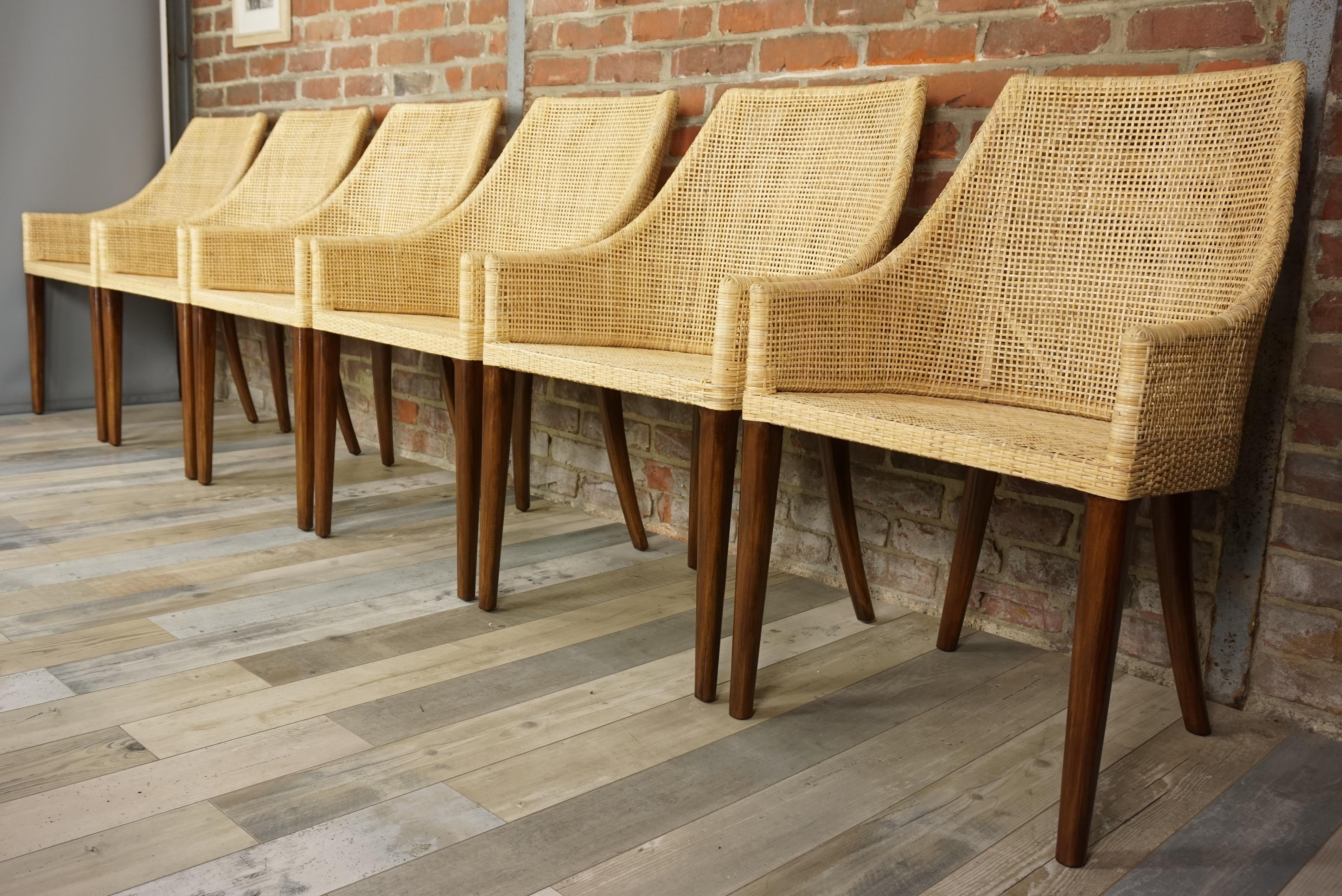 Set aus sechs Esszimmerstühlen aus Rattan und Holz, französisches Design (21. Jahrhundert und zeitgenössisch) im Angebot