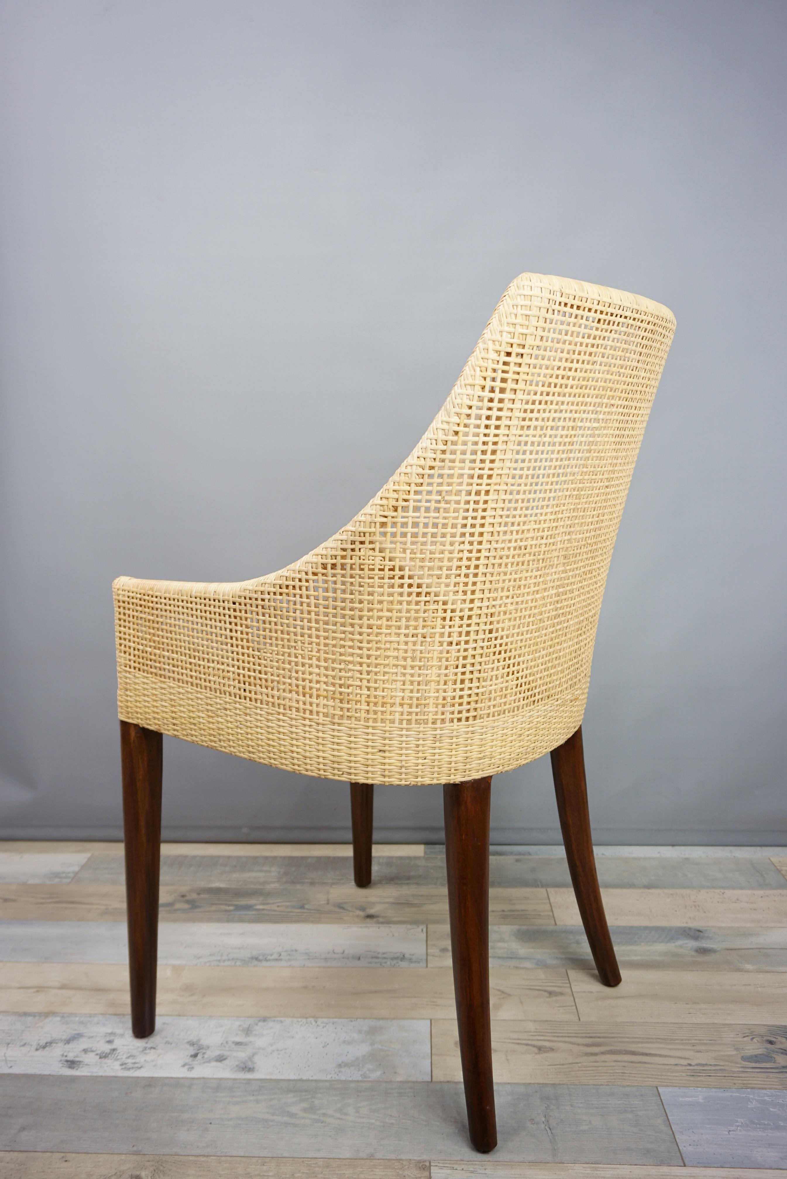 Set aus sechs Esszimmerstühlen aus Rattan und Holz, französisches Design im Angebot 1