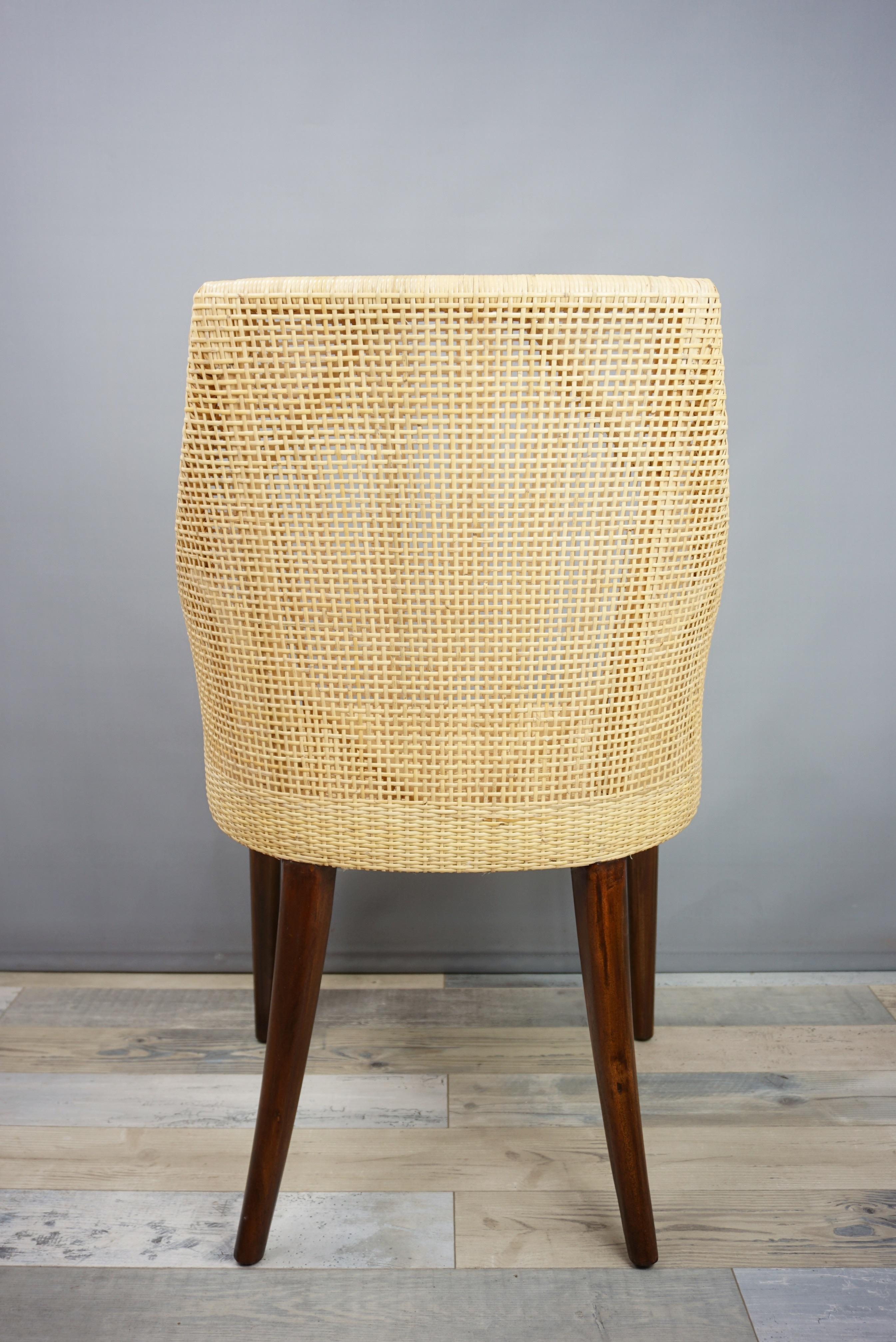 Set aus sechs Esszimmerstühlen aus Rattan und Holz, französisches Design im Angebot 3