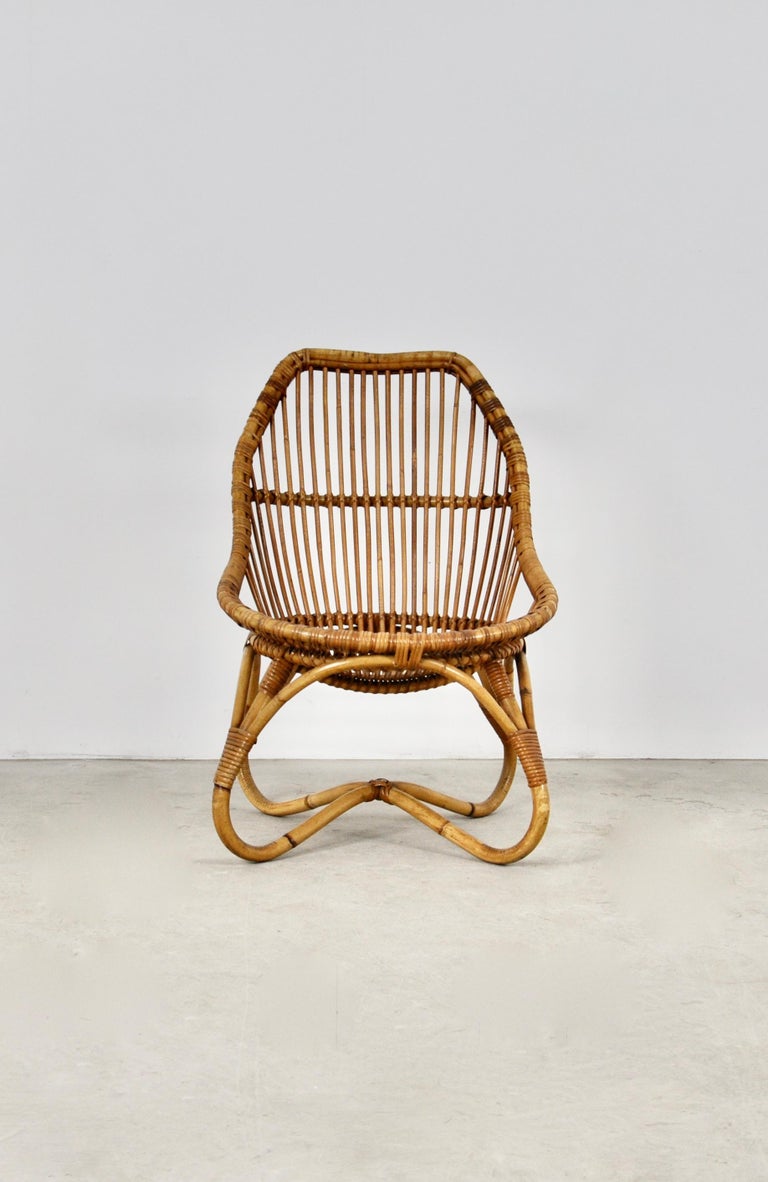 armchairs in rattan. Seat height: 38cm. Wear due to time and age of the chairs.