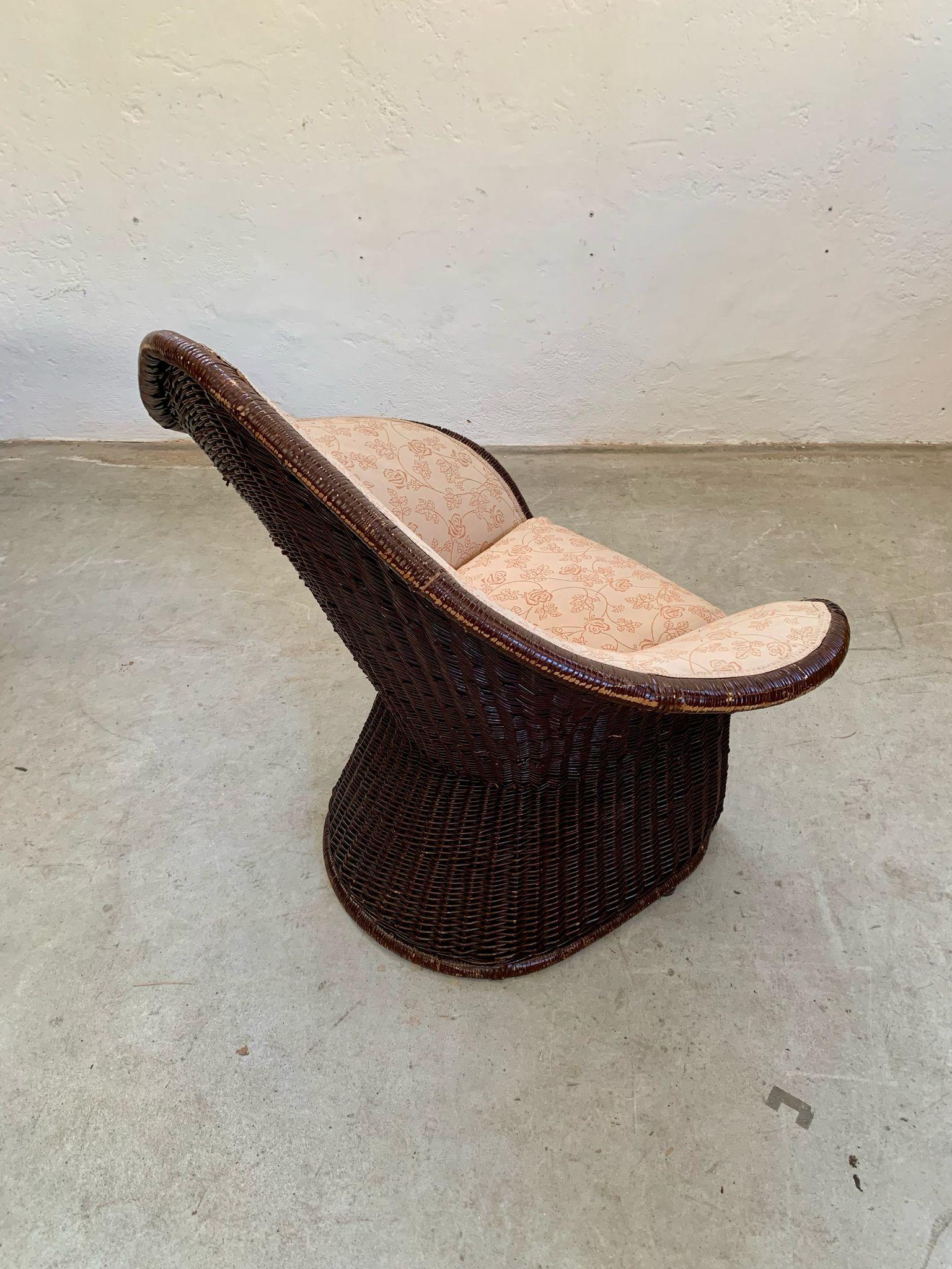 Fauteuil en rotin avec rembourrage en tissu, Italie, années 1960 en vente 1