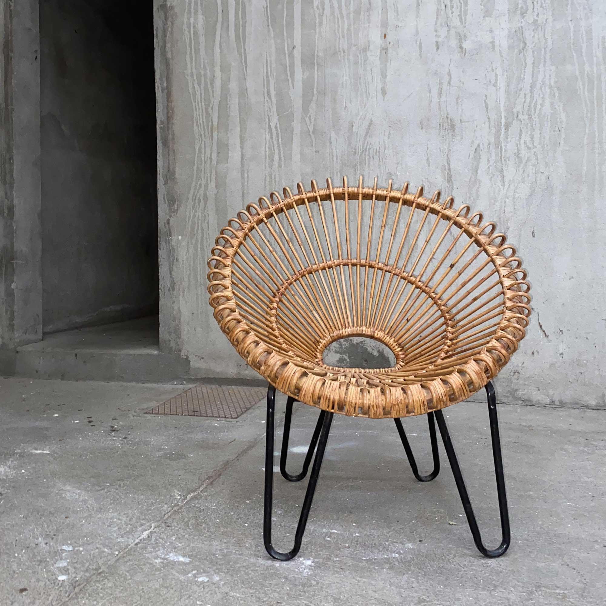 Mid-Century Modern Rattan armchair with metal base attributed to Franco Albini circa  For Sale