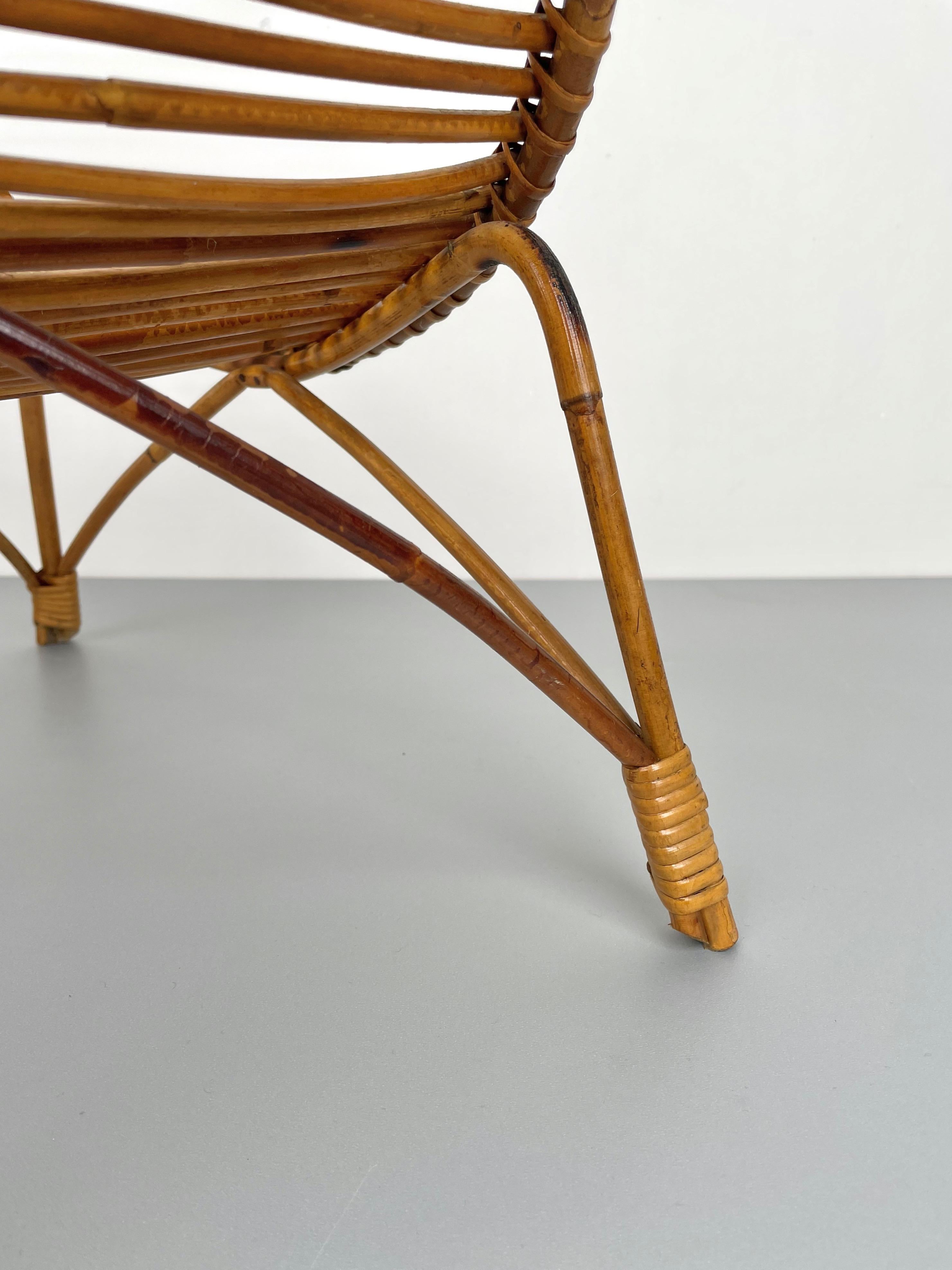 Rattan & Bamboo Curved Magazine Rack, Italy, 1960s For Sale 8