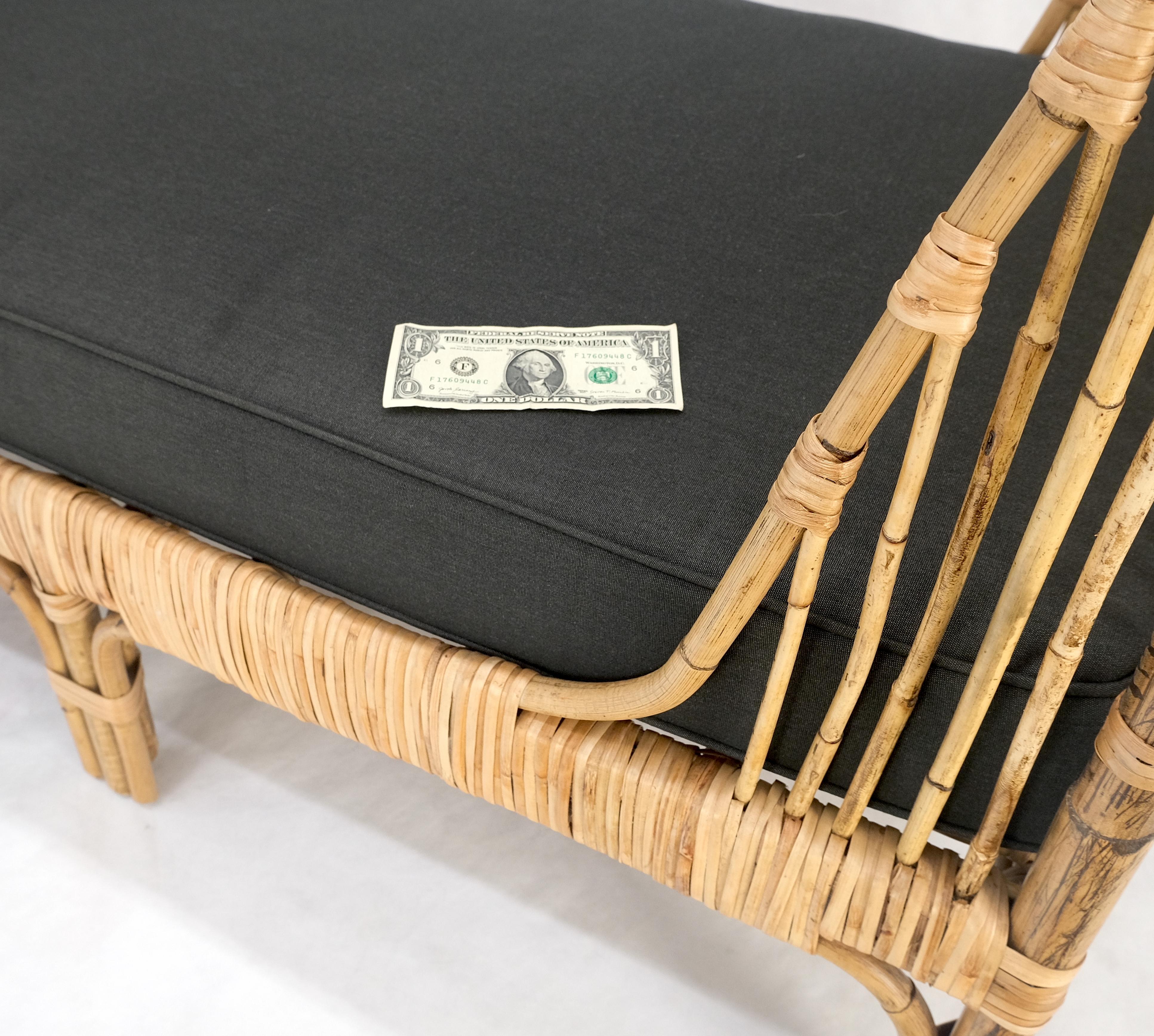 Rattan-Bambus-Tagesbett Schwarzesbett mit Leinenkissen Mid-Century Modern Stil MINT im Angebot 7