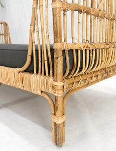 Lettino da giorno in rattan e bambù con cuscino in lino nero in stile moderno del Medio Secolo MINT