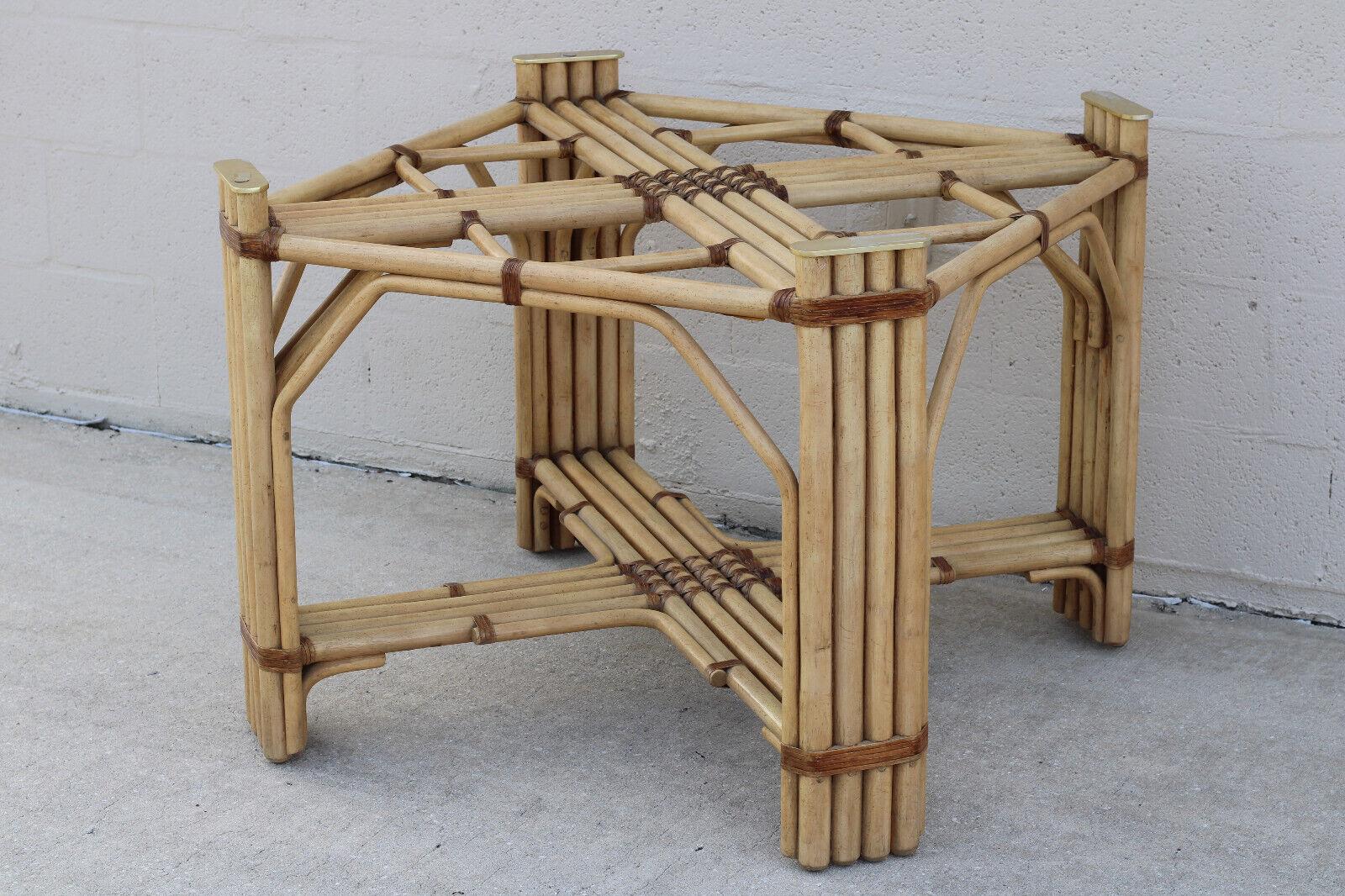 Fait main Base de table à manger en bambou et rotin par Drexel Heritage en vente